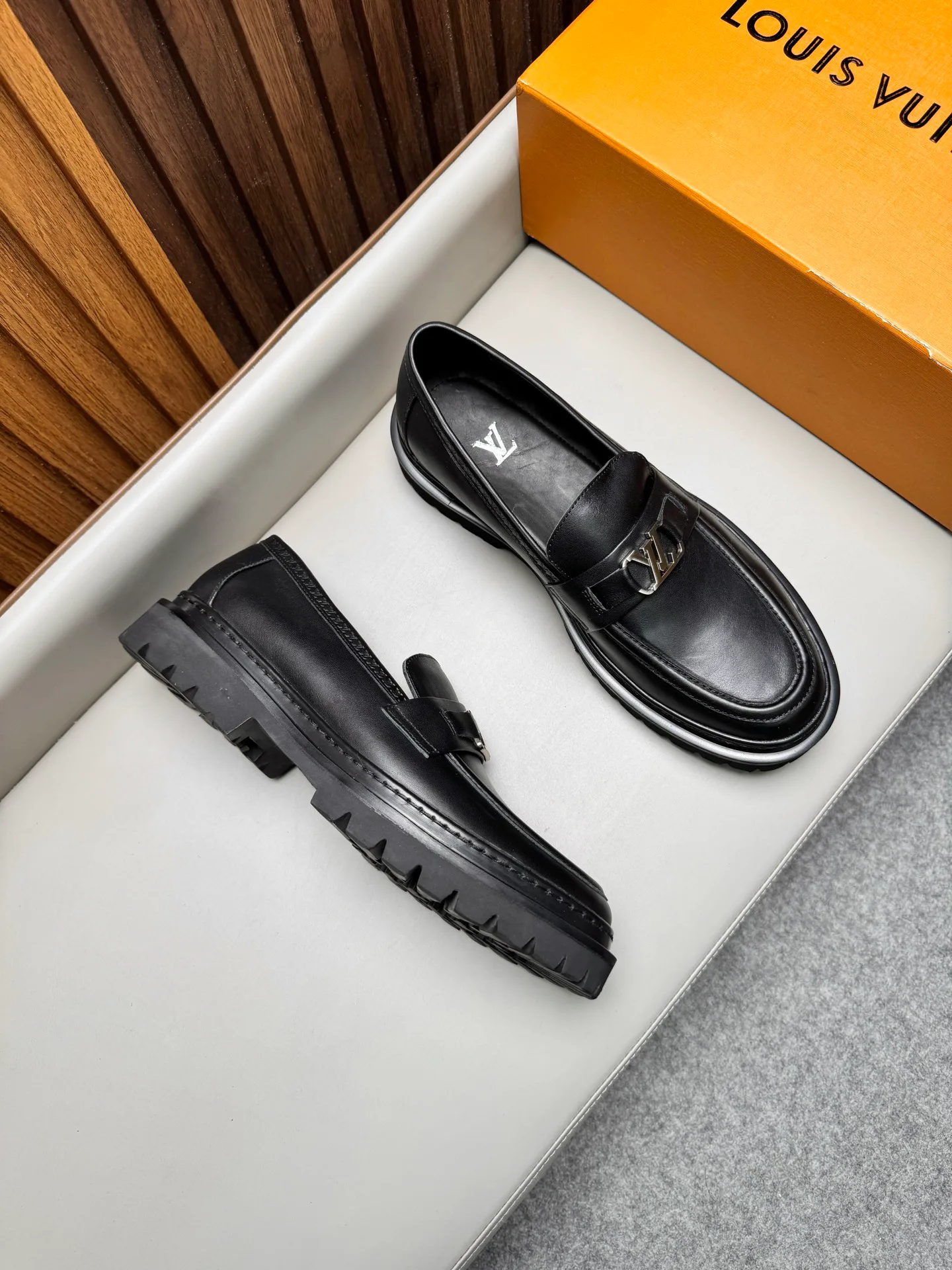 Лоферы И Туфли Мужские Louis Vuitton 17470885