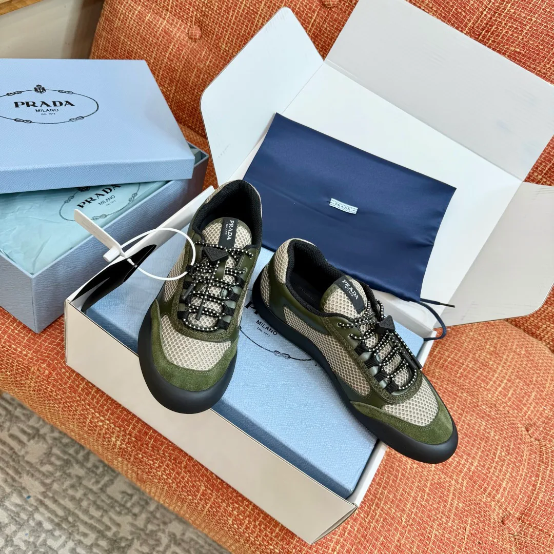 Кроссовки Женские Prada 11651019