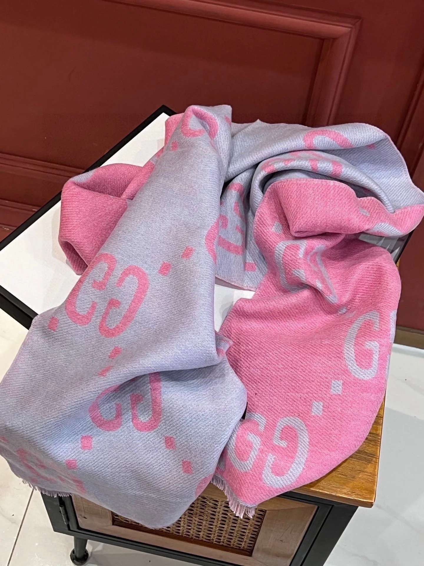 Шарфы Gucci 17673141