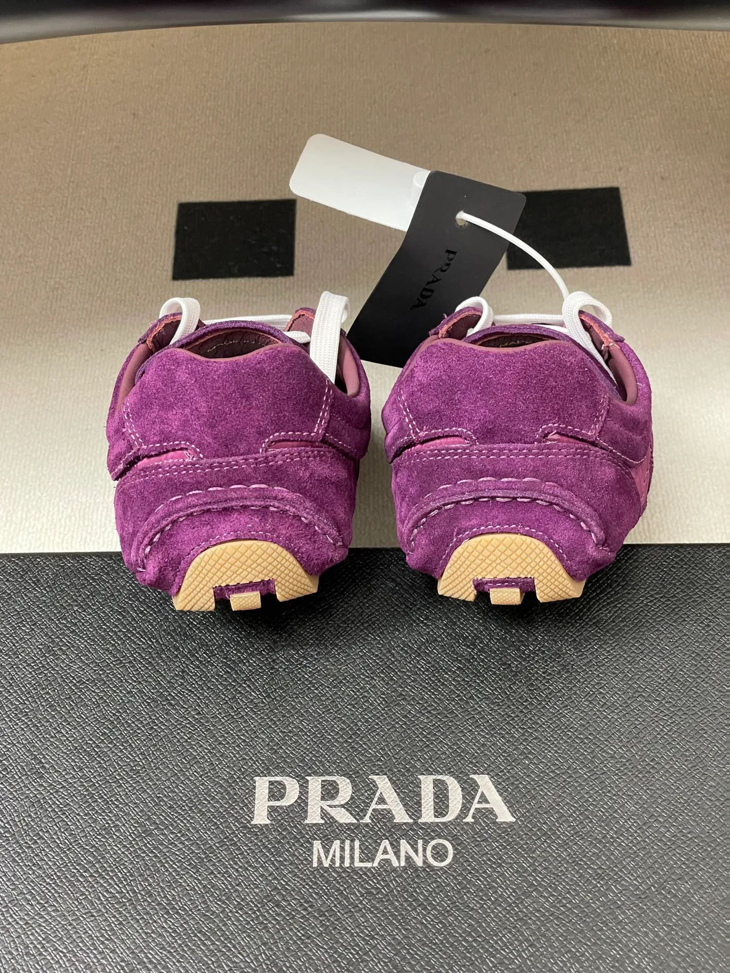 Кроссовки Женские Prada 12810936