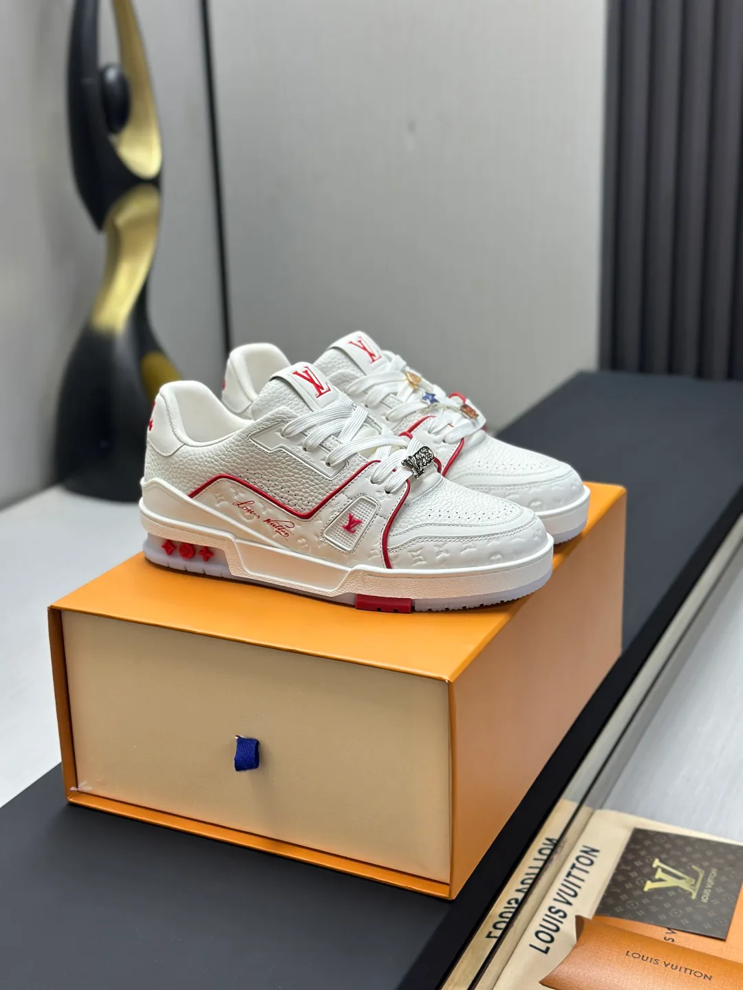 Кроссовки Женские Louis Vuitton 10646375