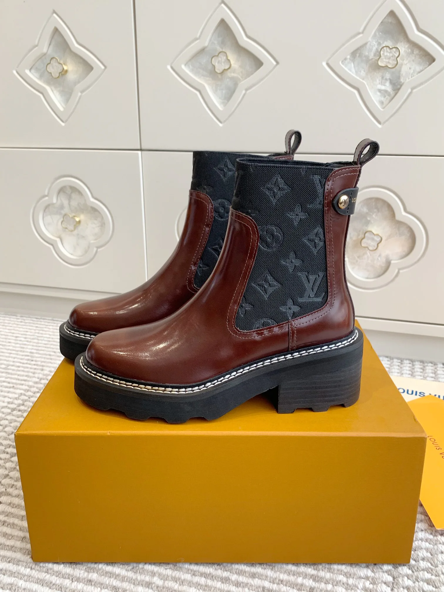 Ботинки Женские Louis Vuitton 1586692