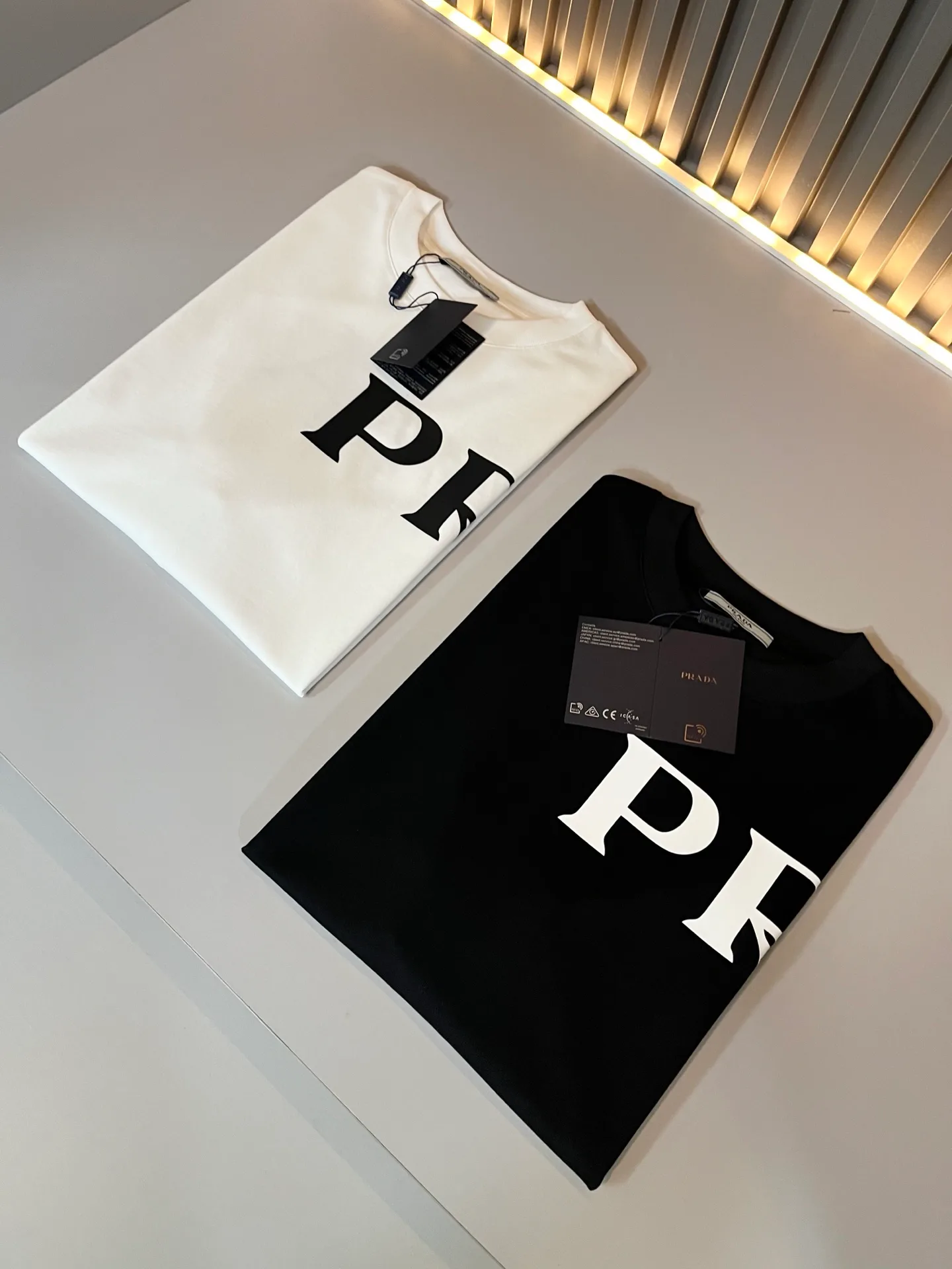 Футболки Женские Prada 11361203