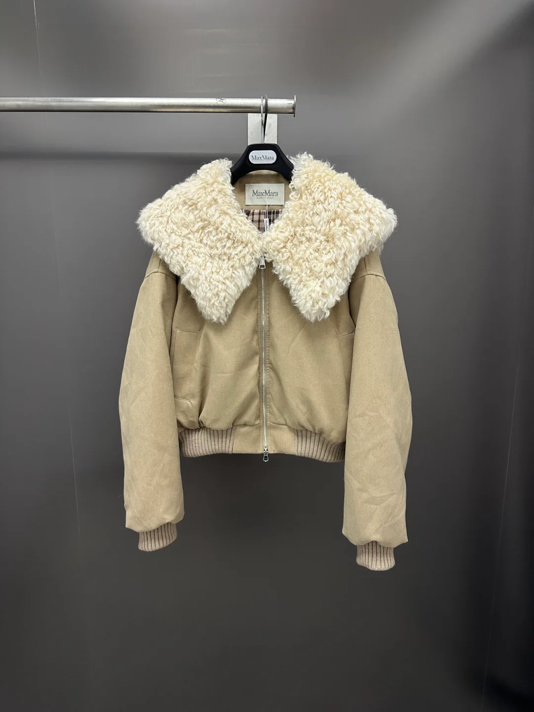Куртки И Пуховики Женские Max Mara 18902697