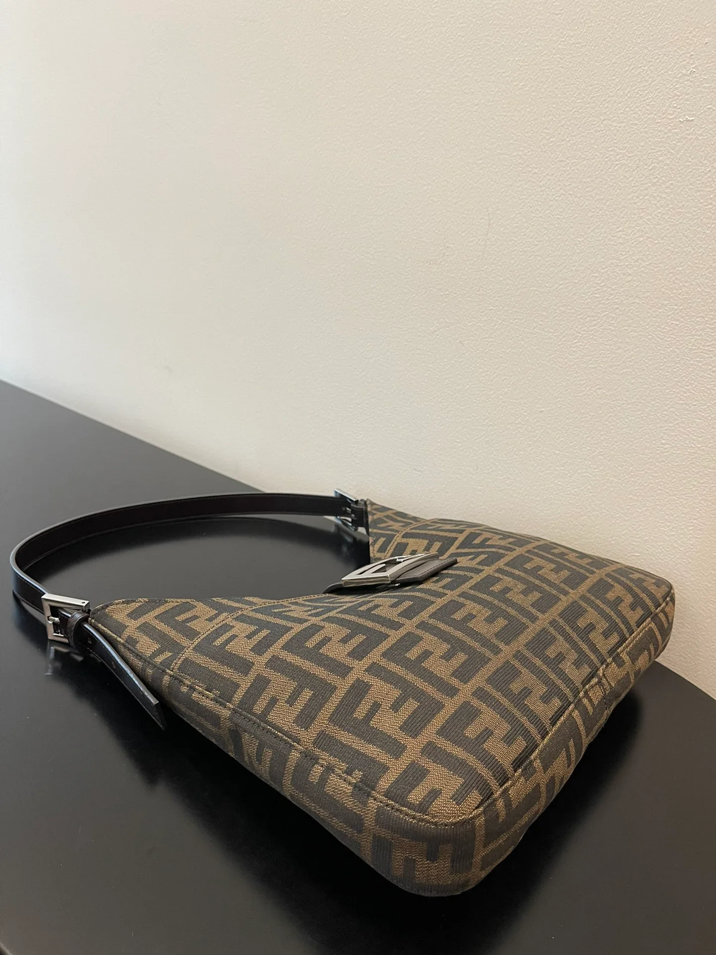 Сумки На Ремне Женские Fendi 13546243