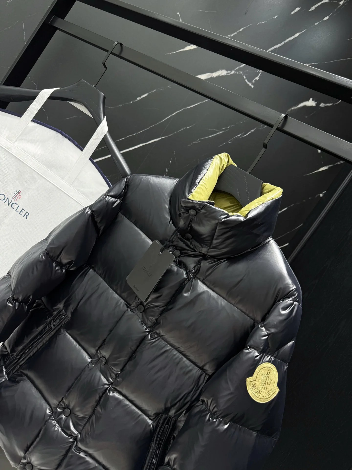 Куртки И Пуховики Мужские Moncler 1807040