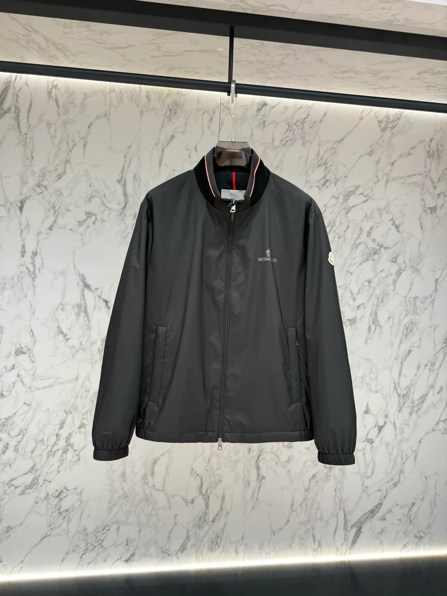 Куртки И Пуховики Мужские Moncler 17944107