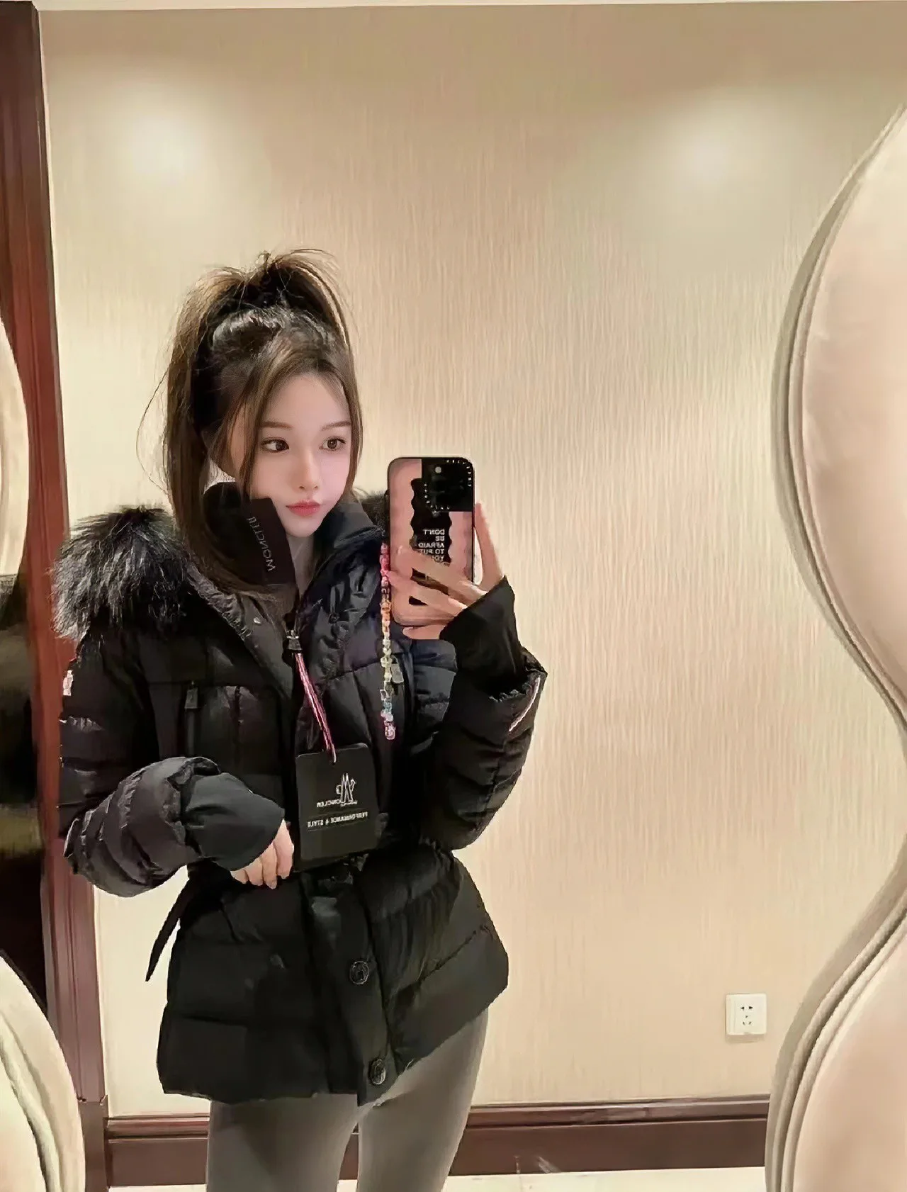 Куртки И Пуховики Женские Moncler 18710172