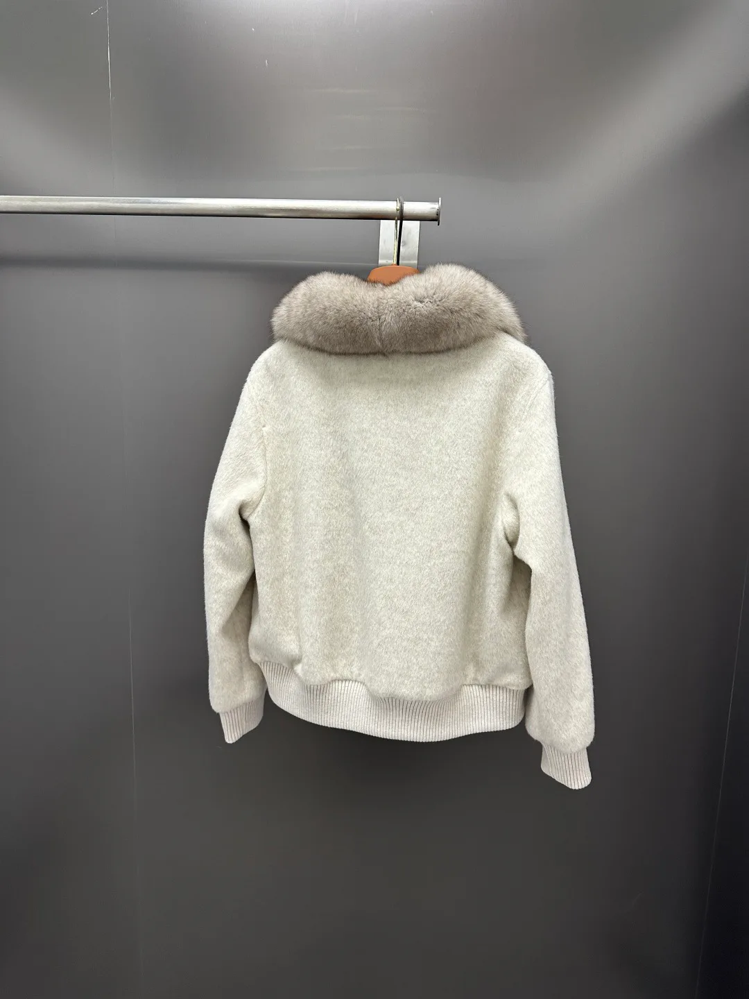Куртки И Пуховики Женские Loro Piana 18226697