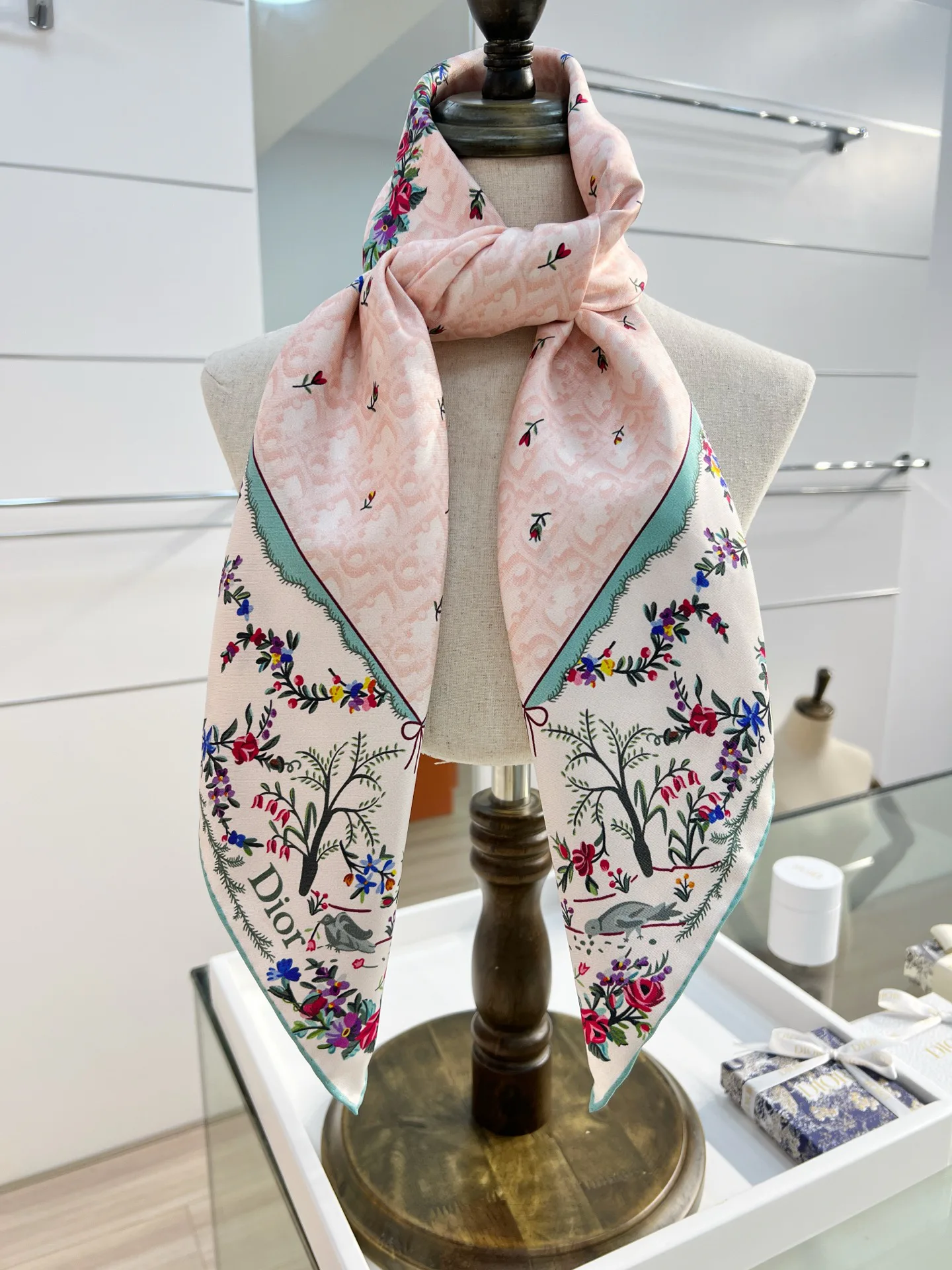 Платки Christian Dior 13434518