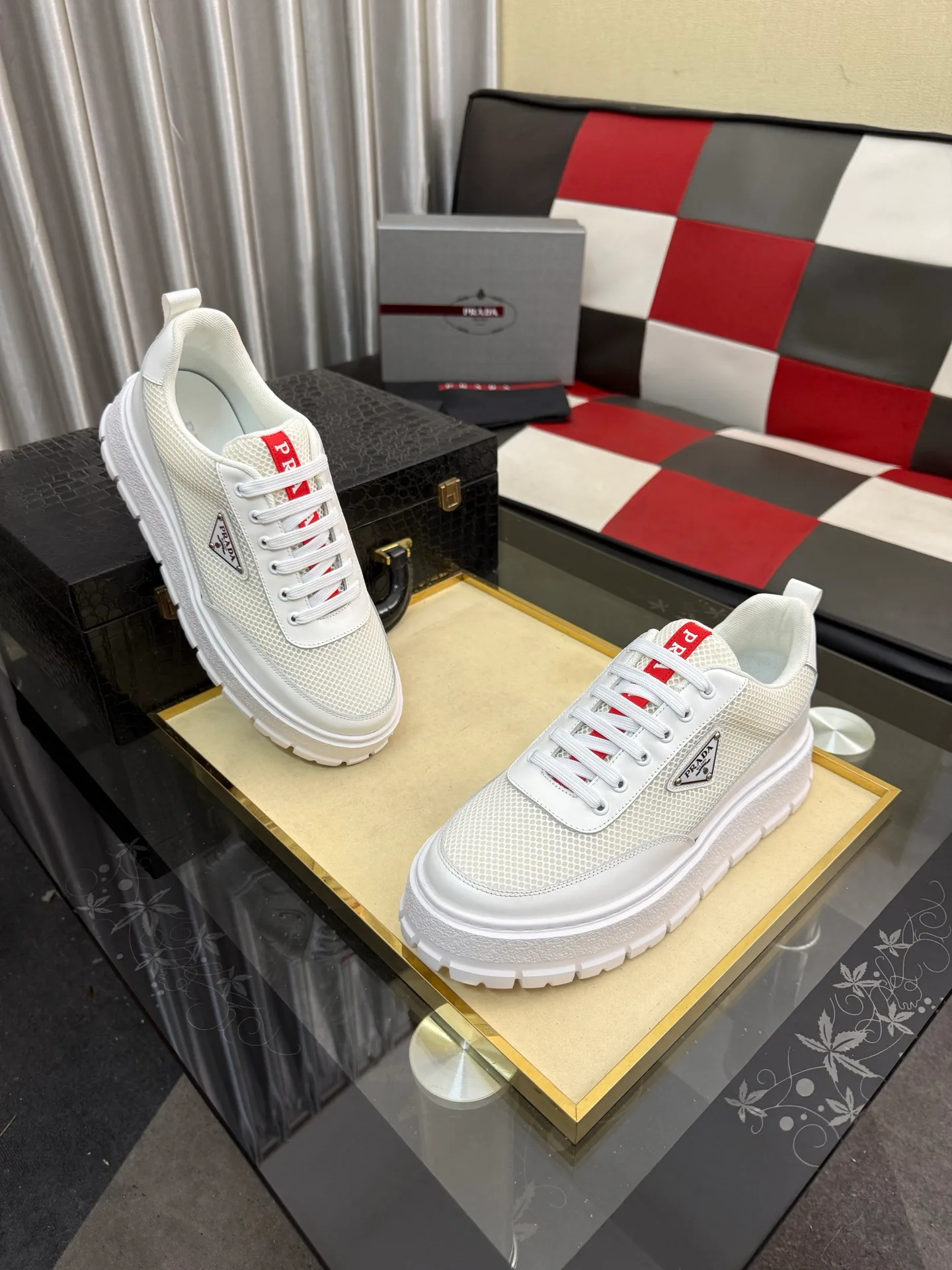 Кроссовки Женские Prada 18417413