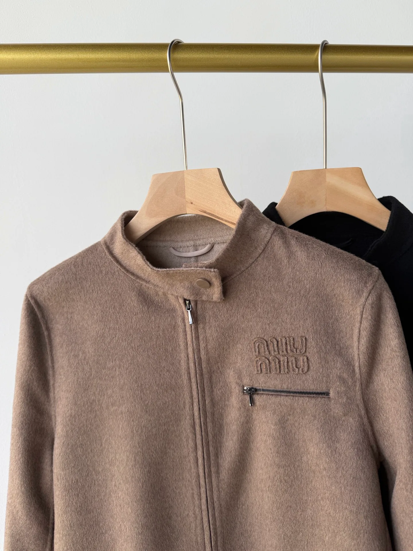 Куртки И Пуховики Женские Miu Miu 18288598
