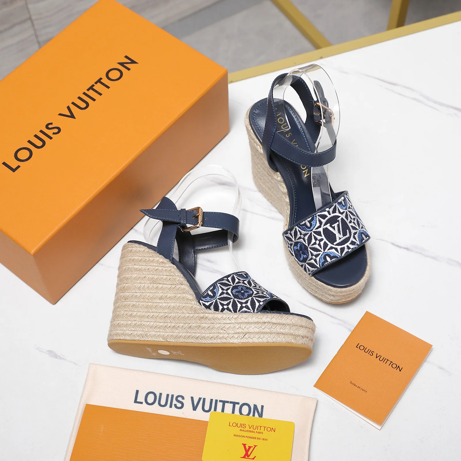 Босоножки Женские Louis Vuitton 1856174