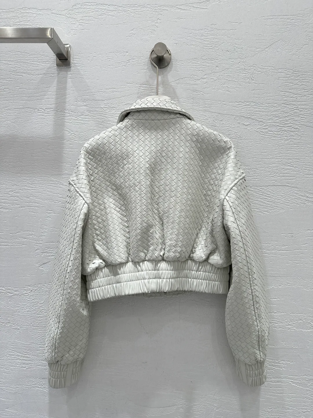 Кожаные Куртки И Дублёнки Женские Bottega Veneta 16933275