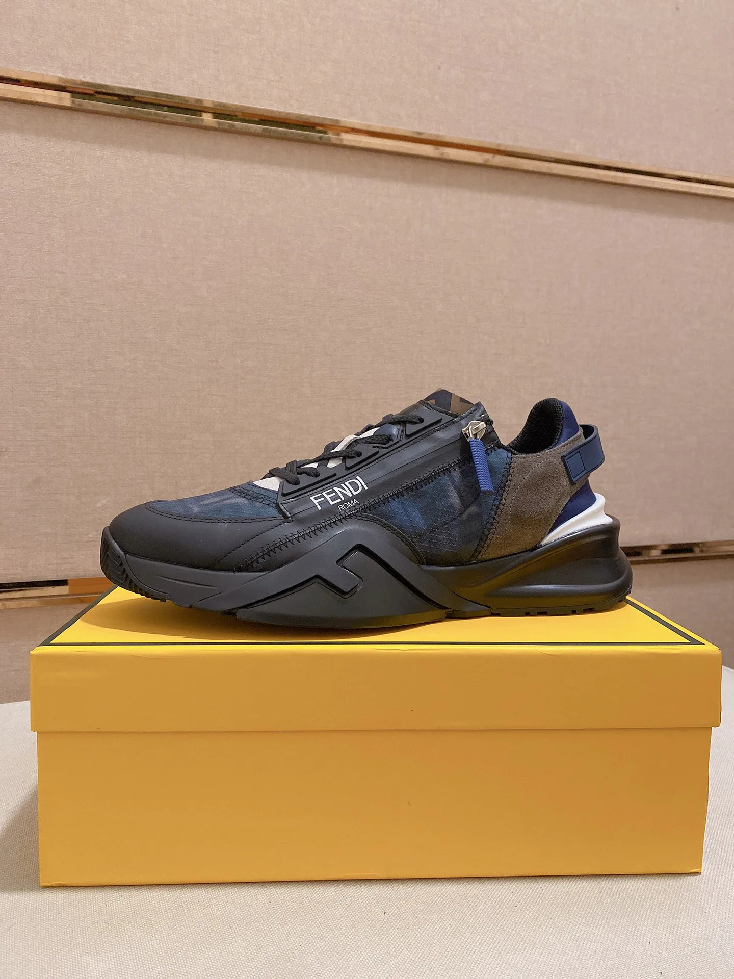 Кроссовки Мужские Fendi 77556