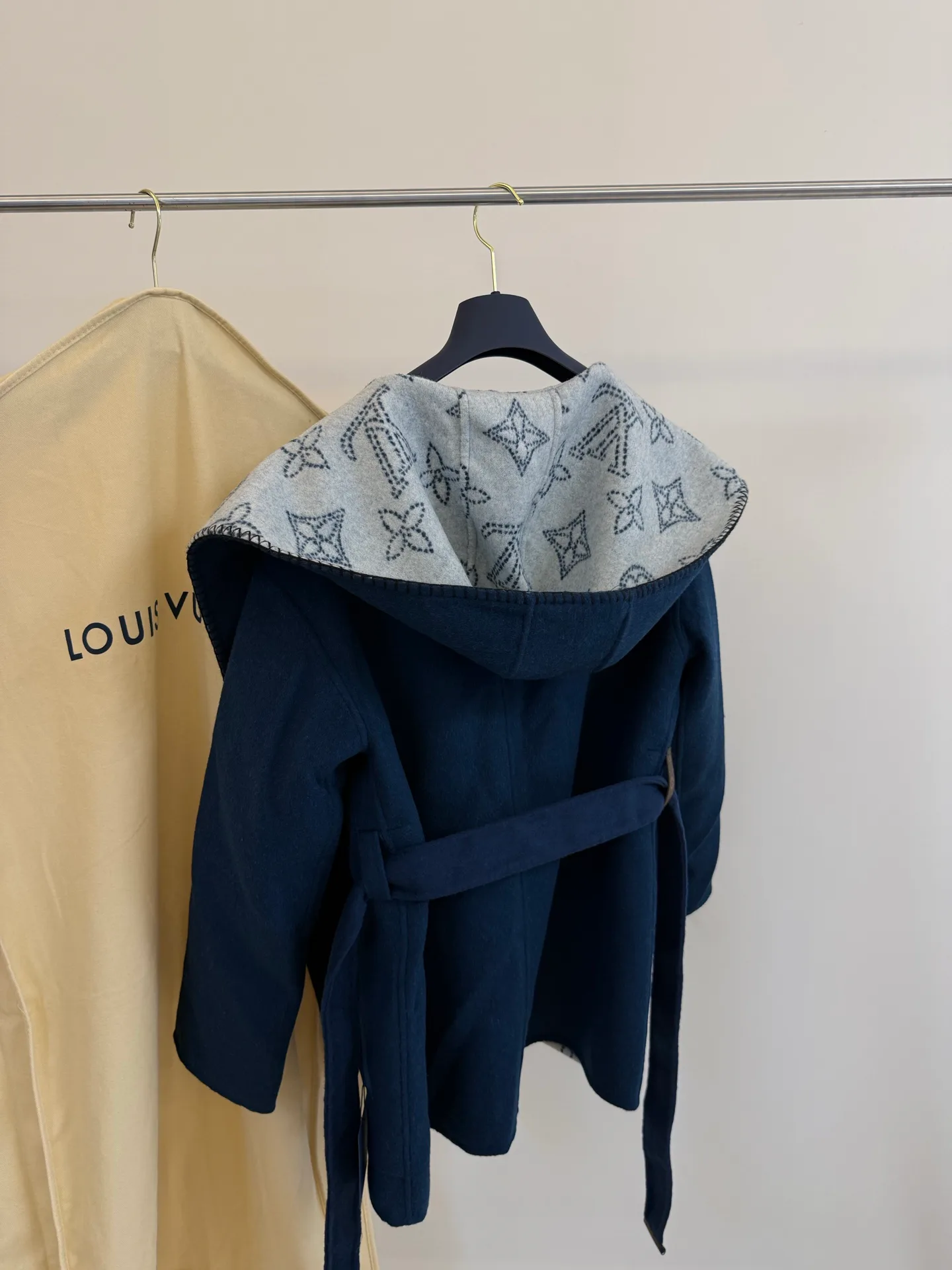 Пальто Женские Louis Vuitton 18601493