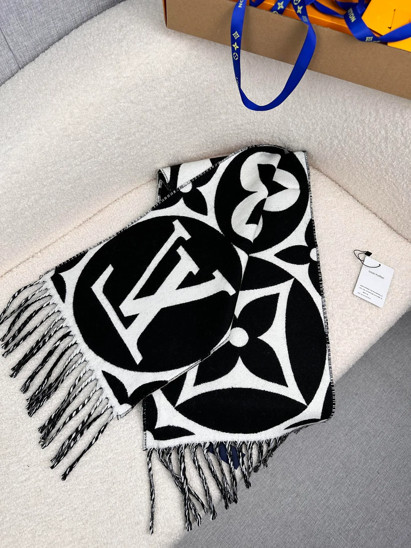 Шарфы Louis Vuitton 205910