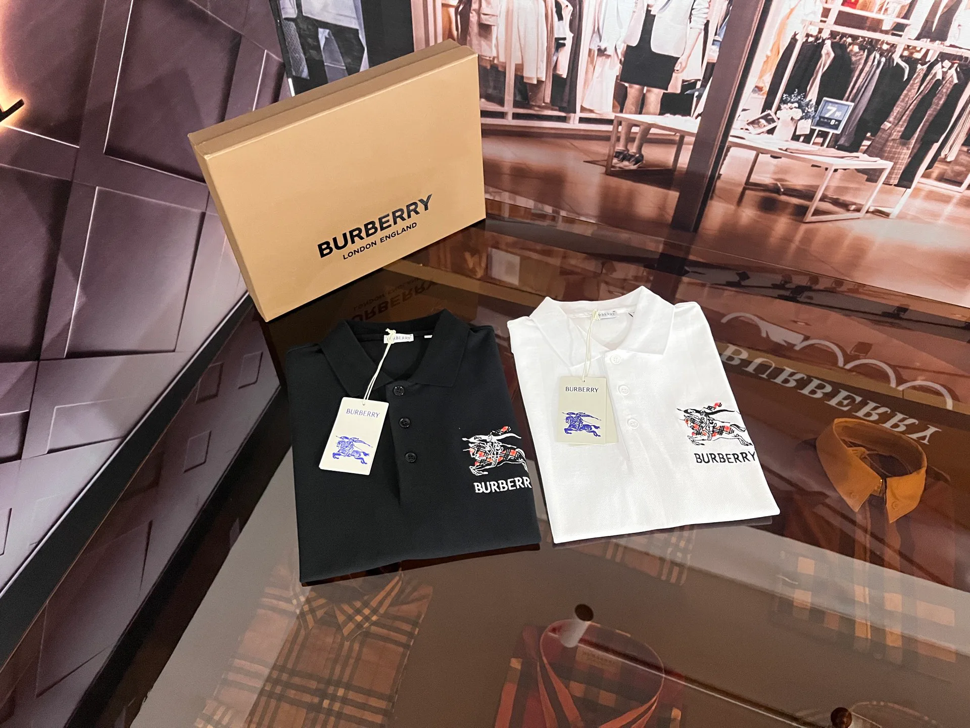 Футболки Женские Burberry 9438149