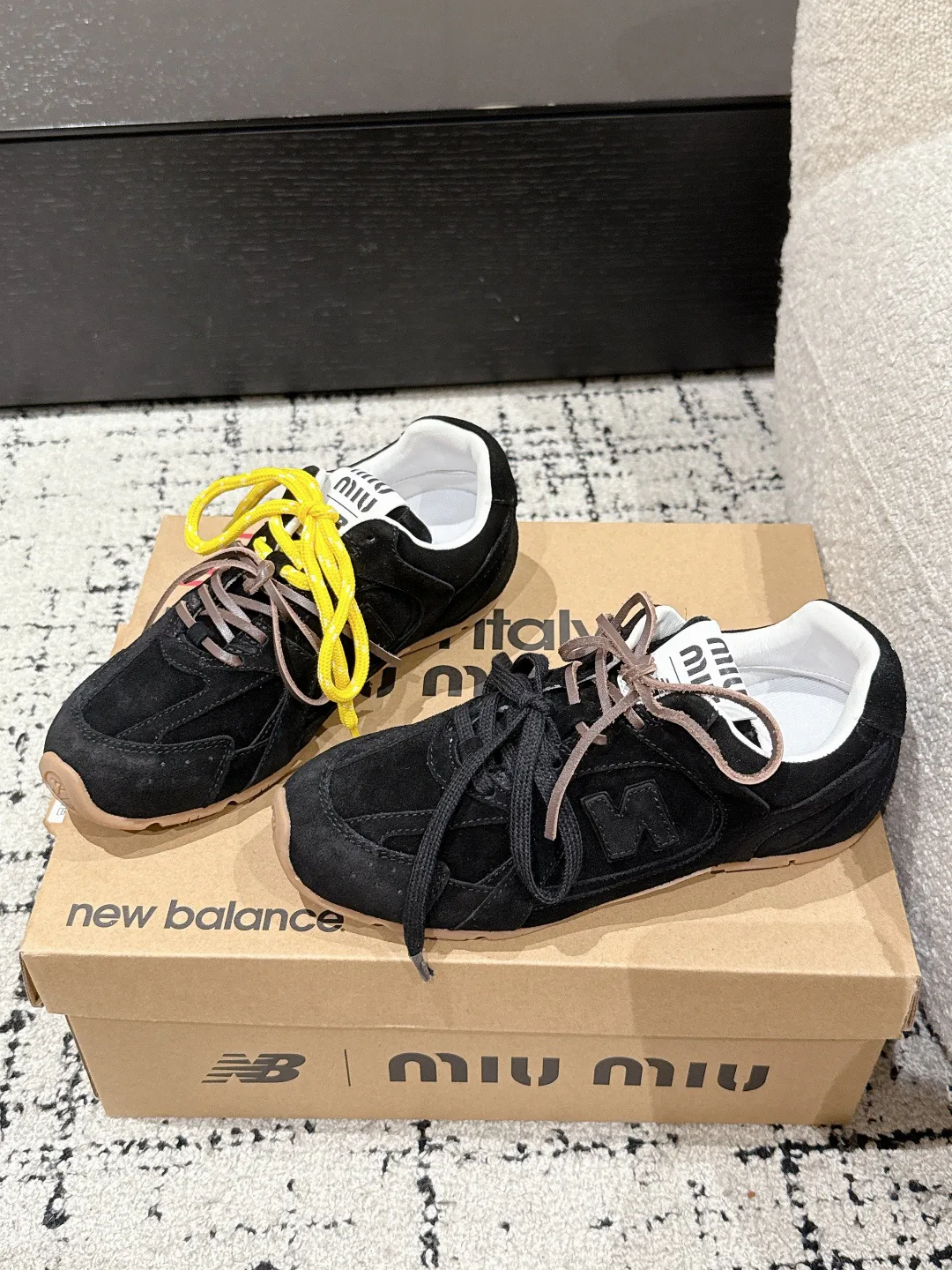 Кроссовки Женские Miu Miu 18409632