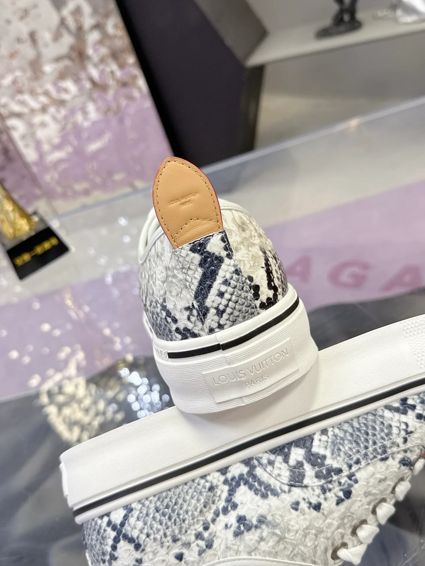 Кроссовки Мужские Louis Vuitton 17930911