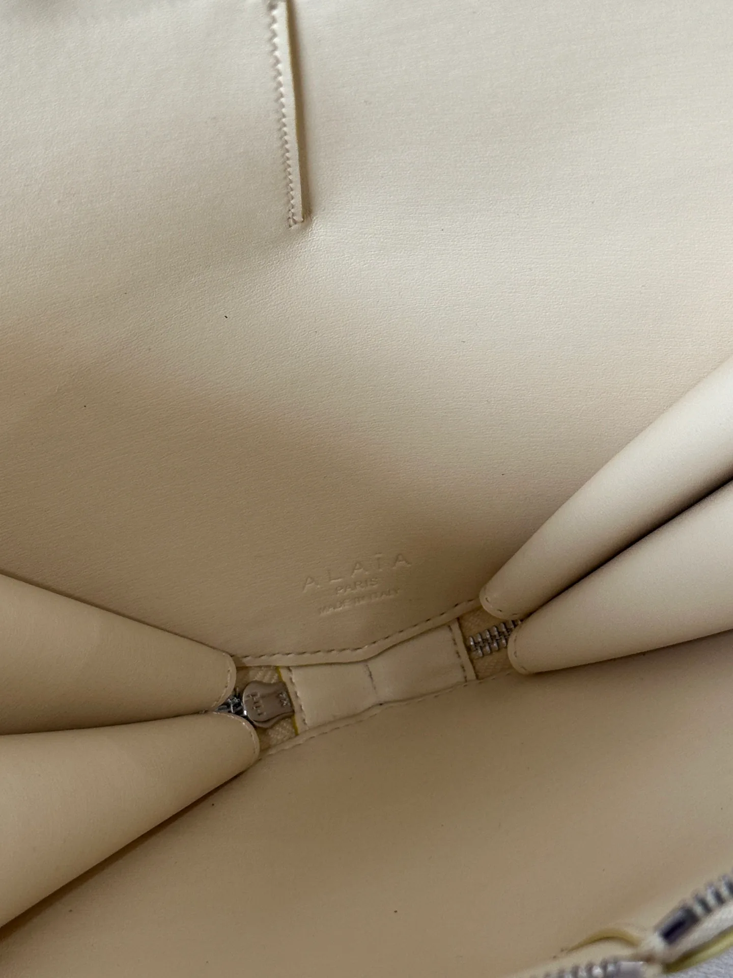 Сумки На Ремне Женские Alaia 22426