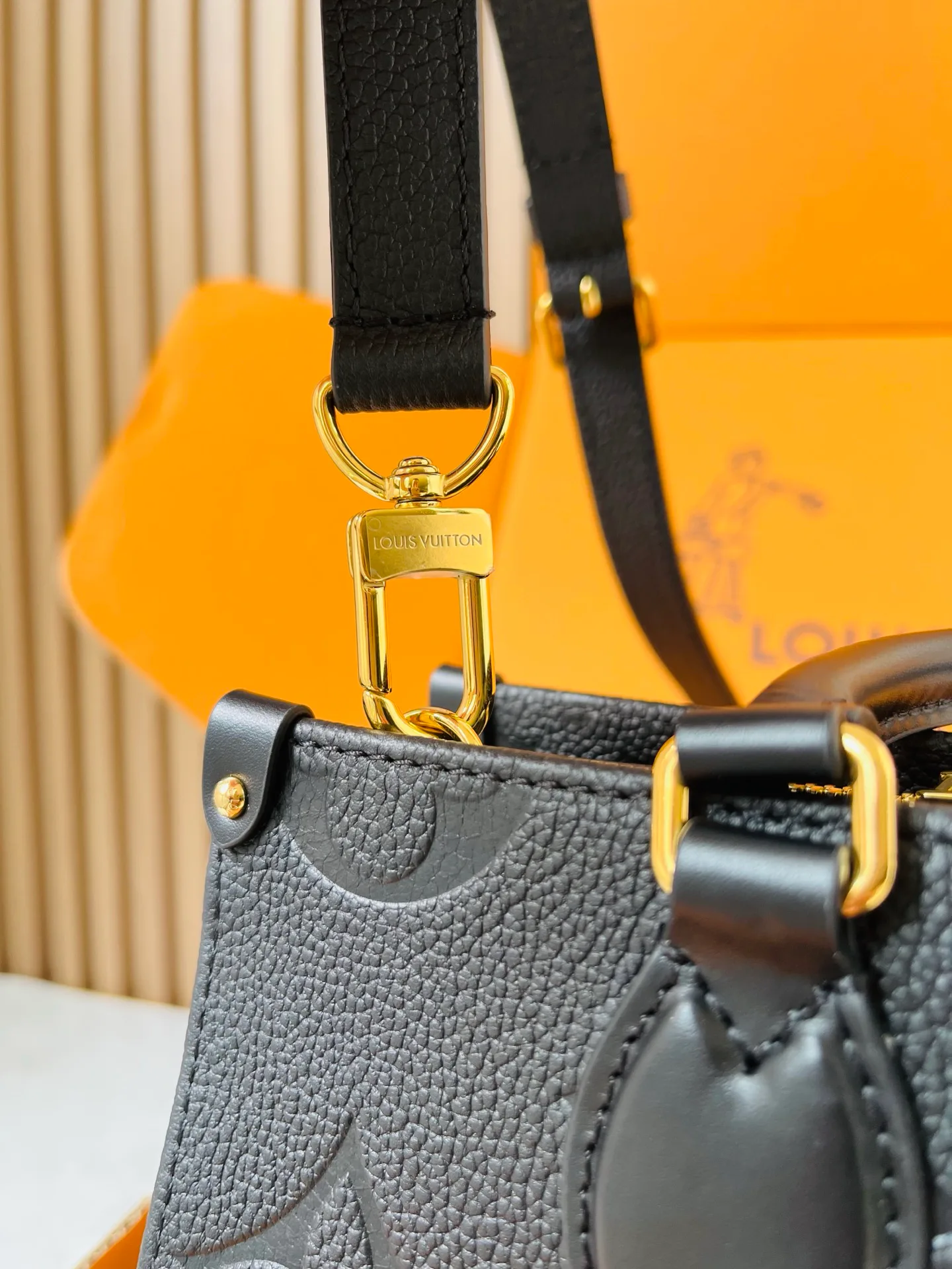 Классические Сумки Женские Louis Vuitton 12860030