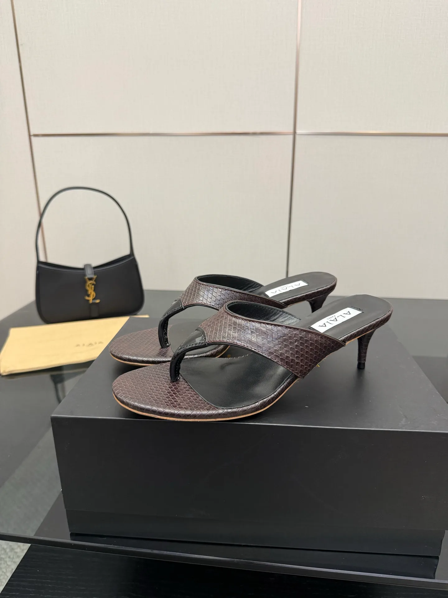 Сандалии Женские Alaïa Сандалии Женские Alaïa