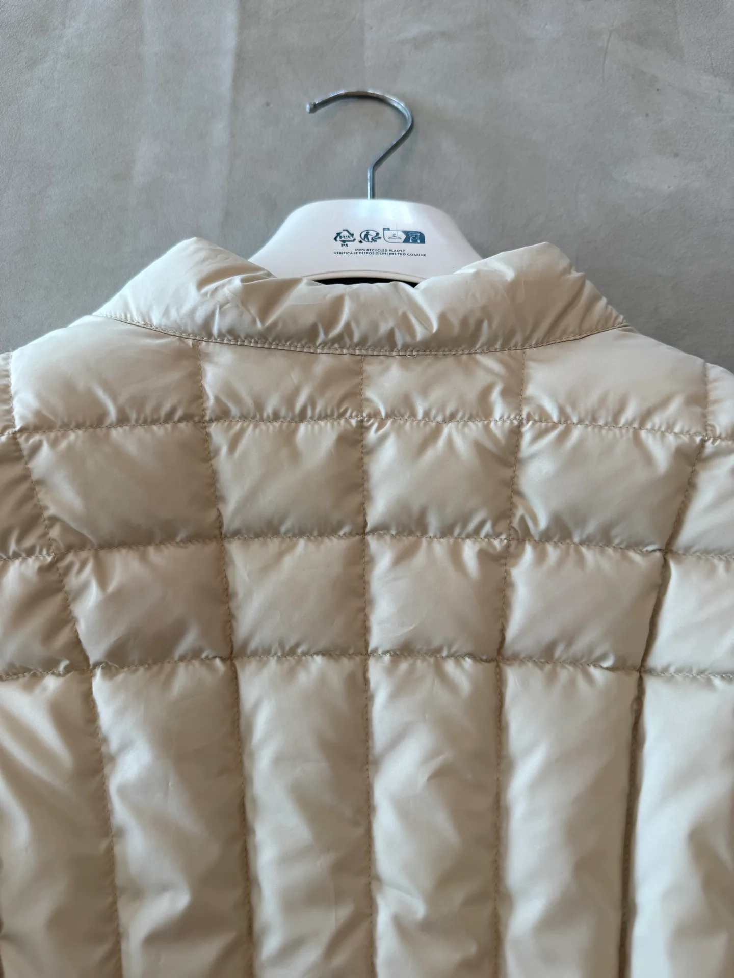 Куртки И Пуховики Женские Moncler 18491949