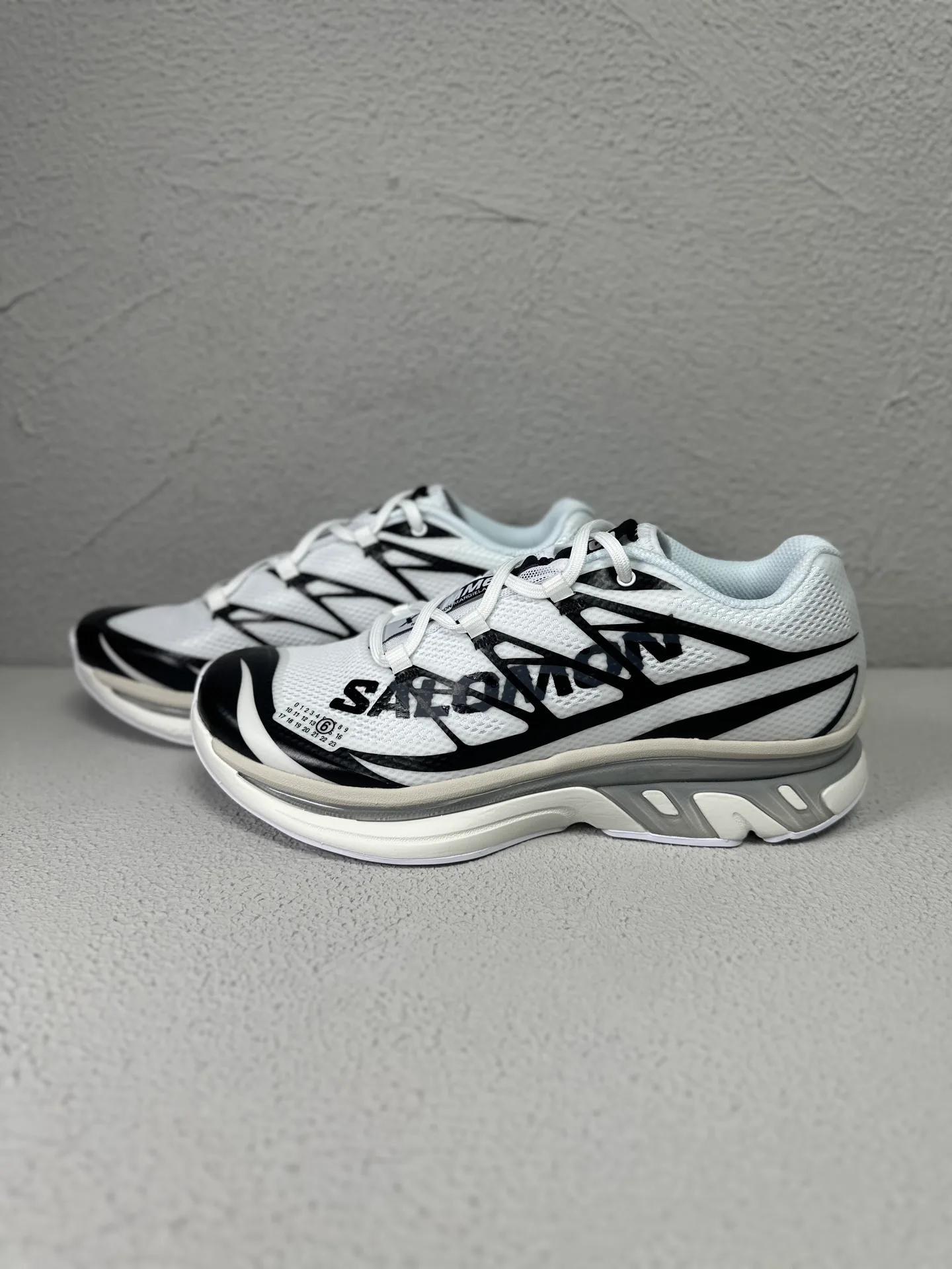 Кроссовки Женские Maison Margiela 13438096