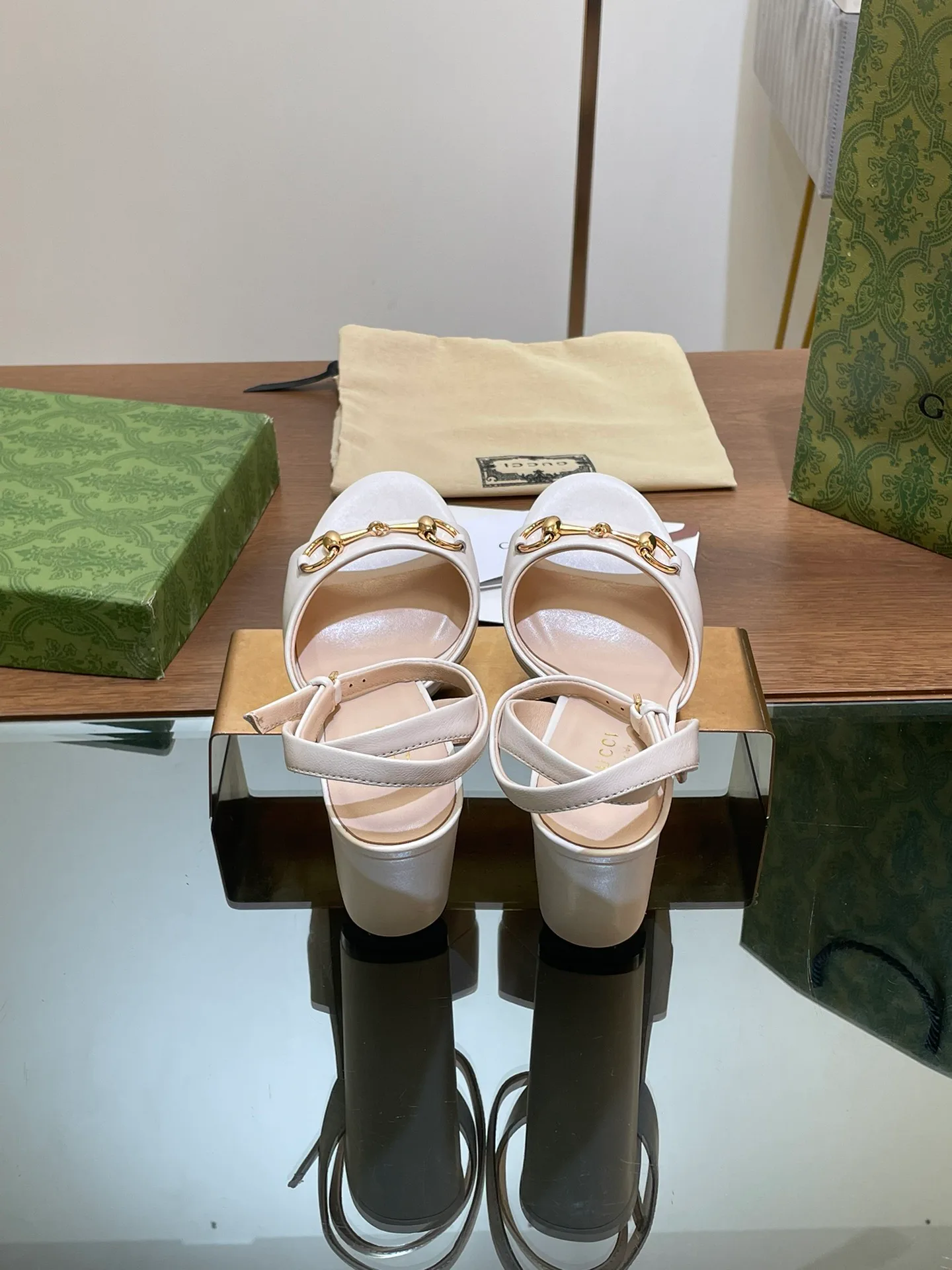 Босоножки Женские Gucci 11616314