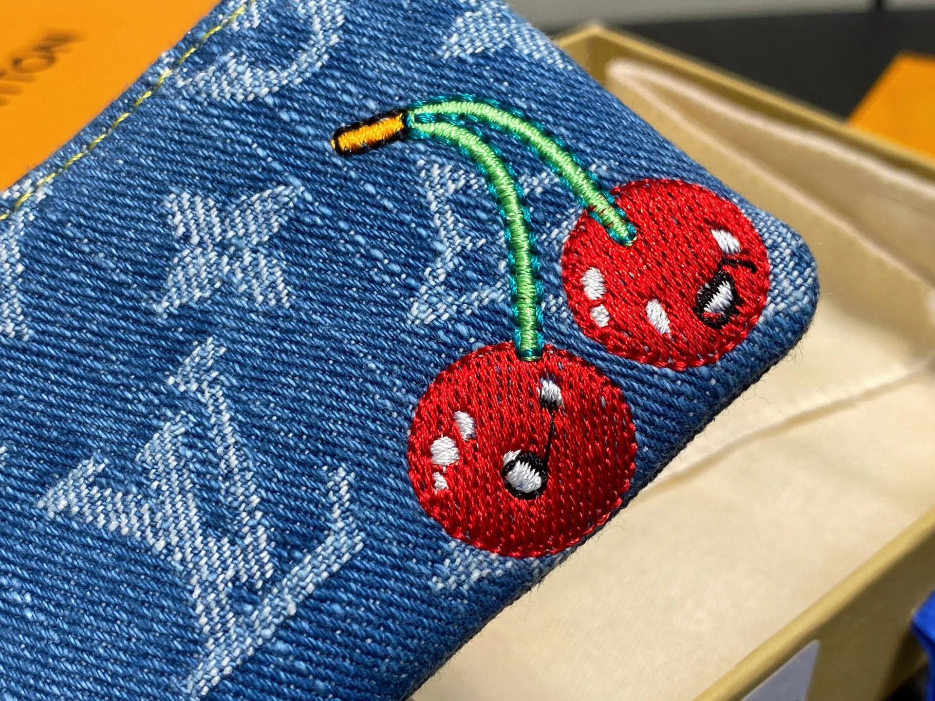 Ключницы Louis Vuitton 84027