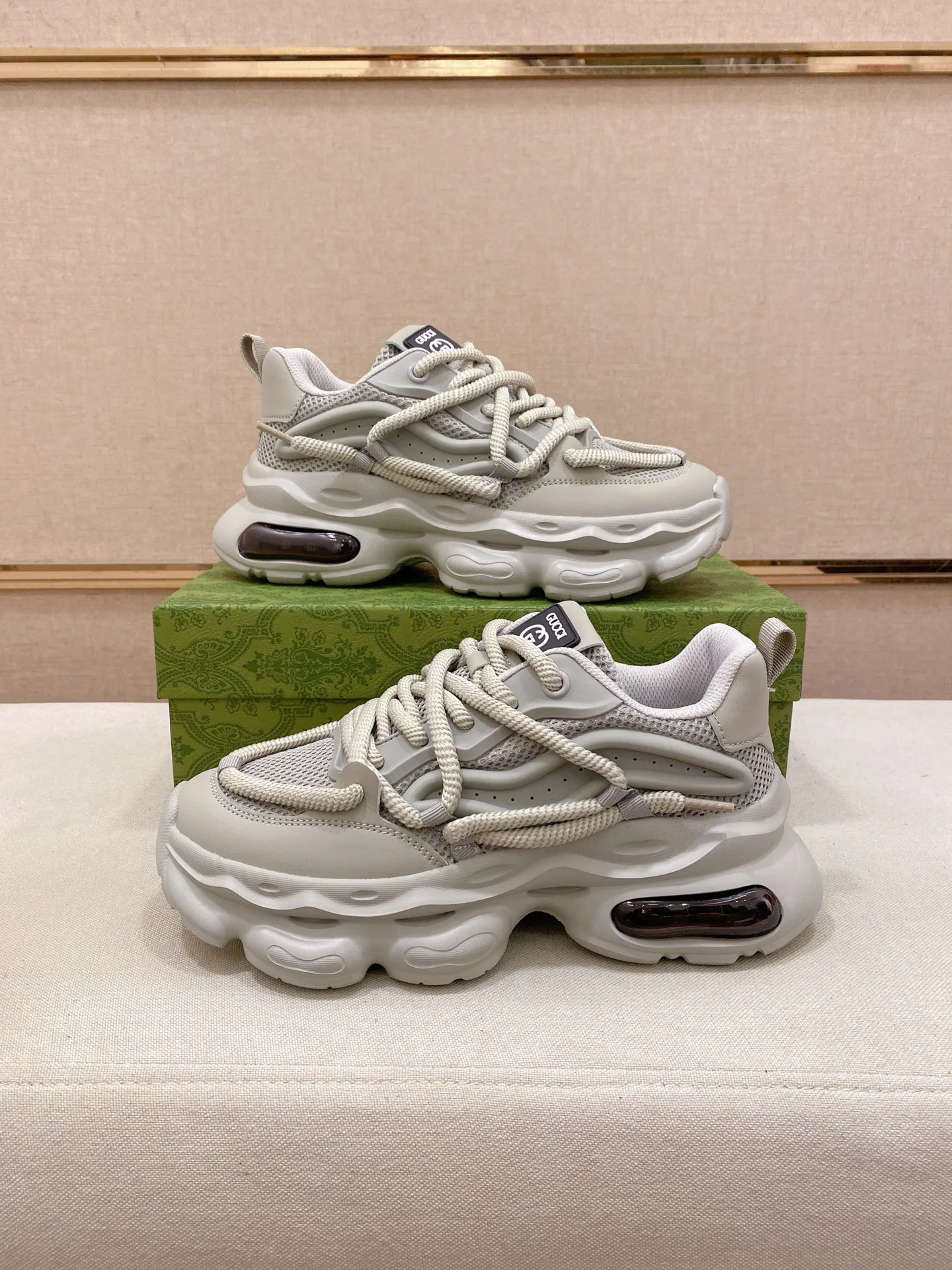 Кроссовки Женские Gucci 211536