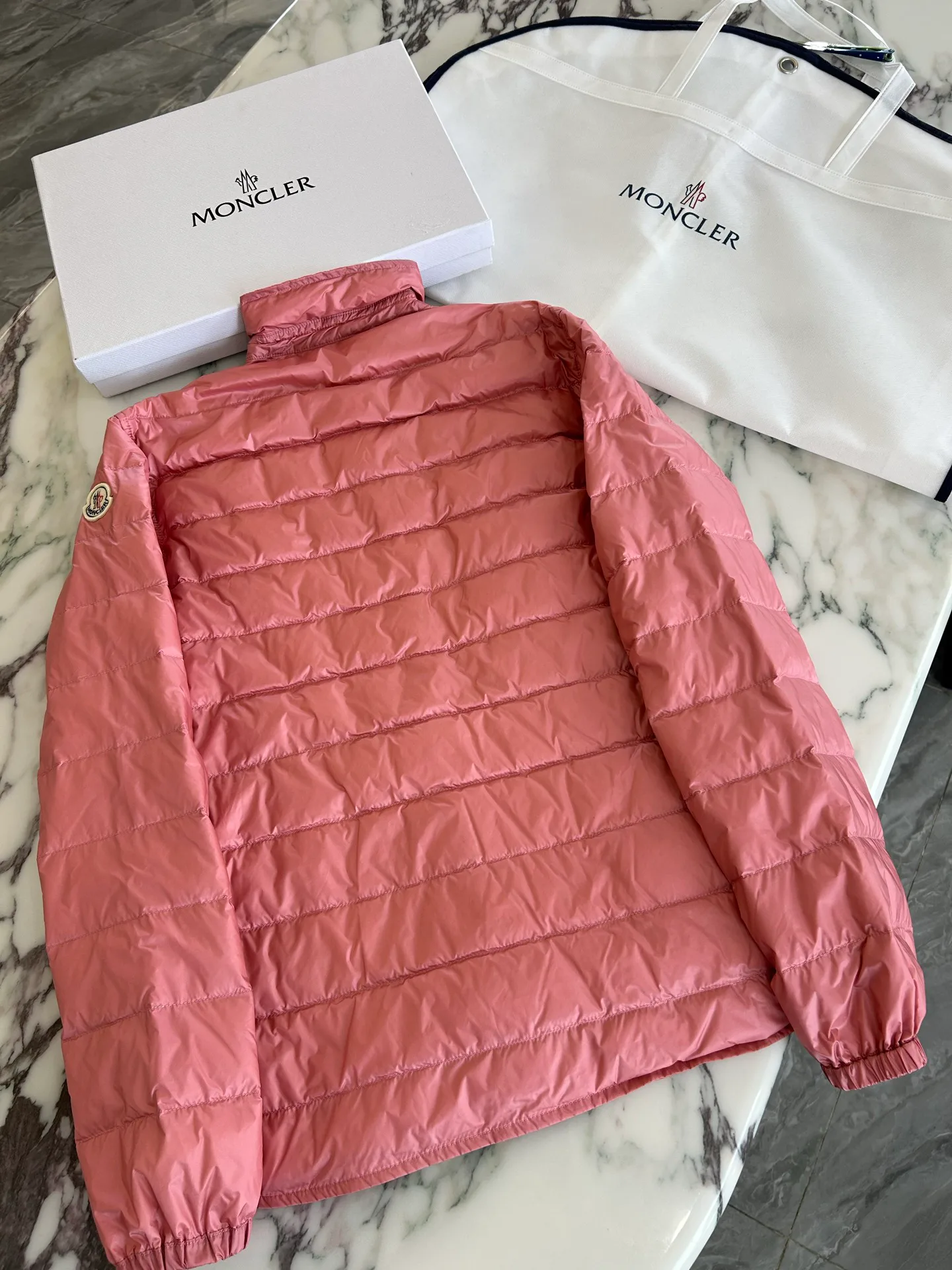 Куртки И Пуховики Мужские Moncler 18231323