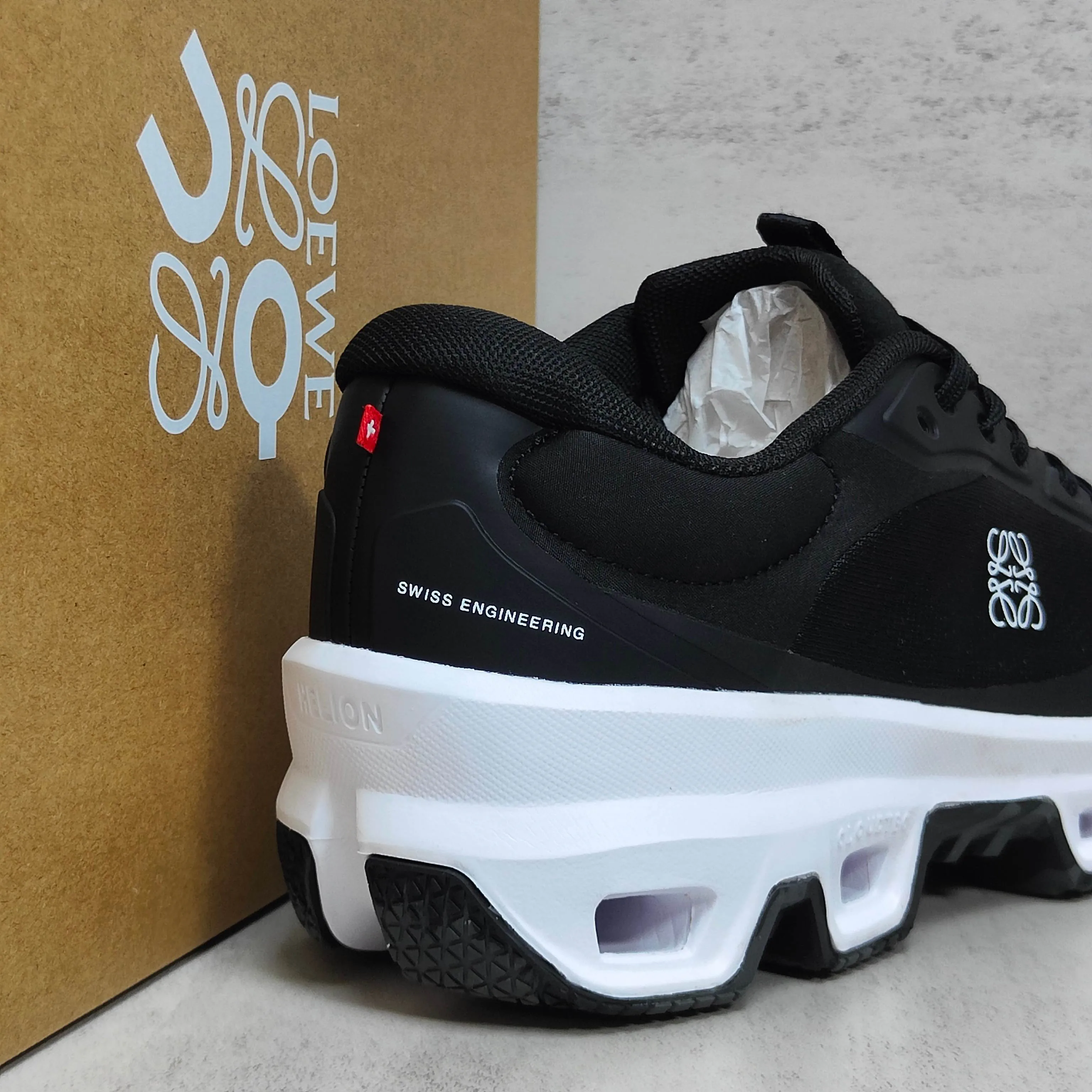 Кроссовки Женские Loewe 108331