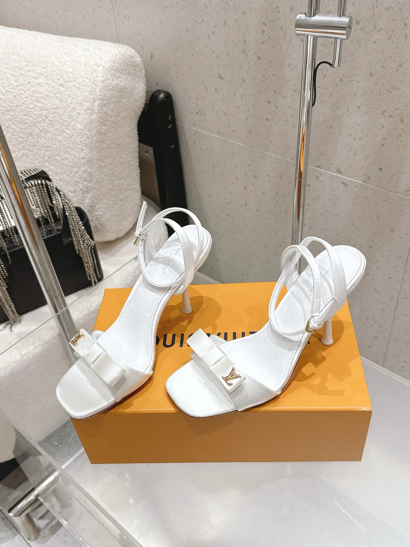 Туфли Женские Louis Vuitton 13078837