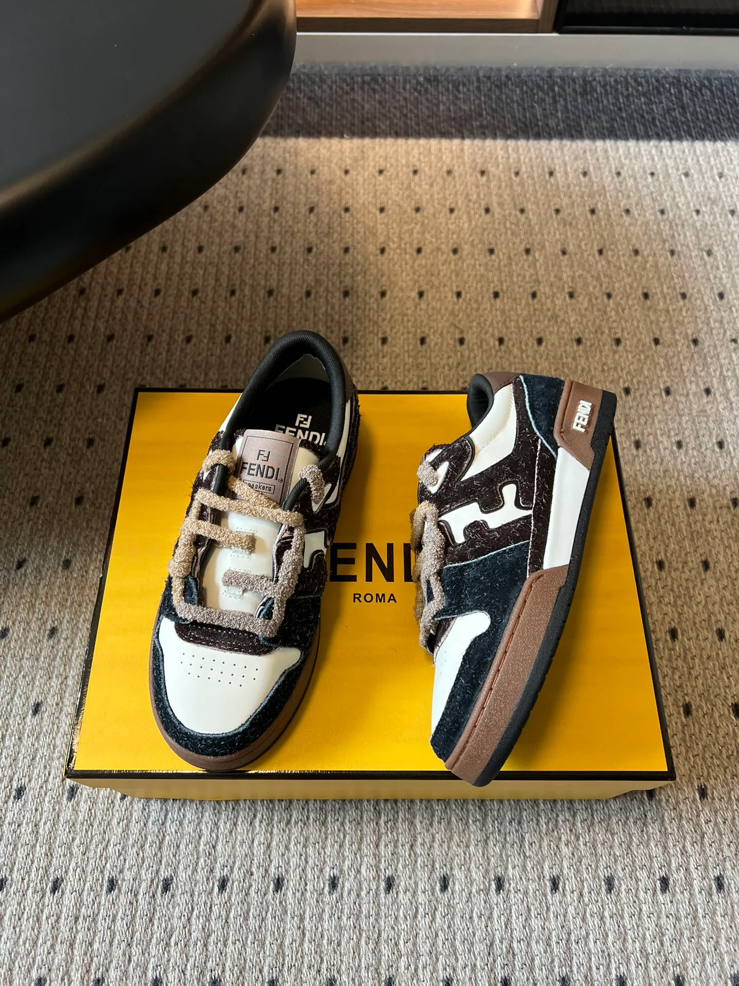 Кроссовки Женские Fendi 18497968
