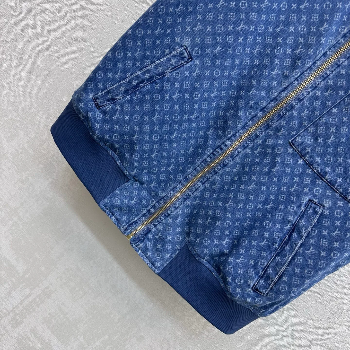 Жилеты Женские Louis Vuitton 17638634