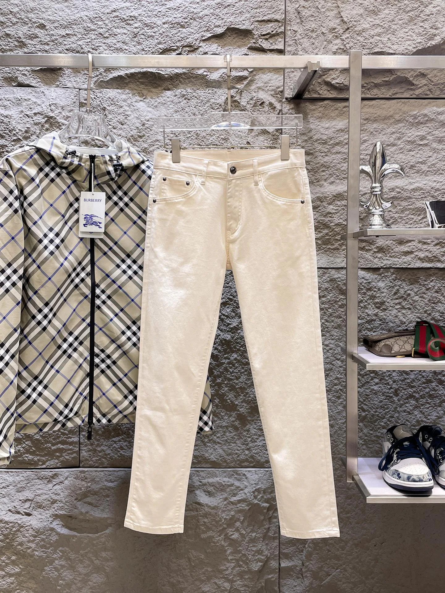 Джинсы Мужские Burberry 877533