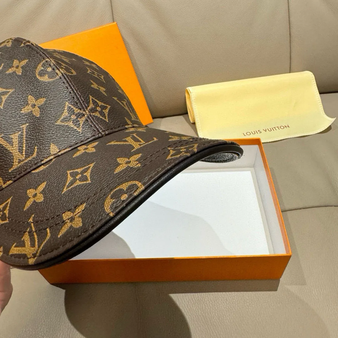 Головные Уборы Louis Vuitton 18105224