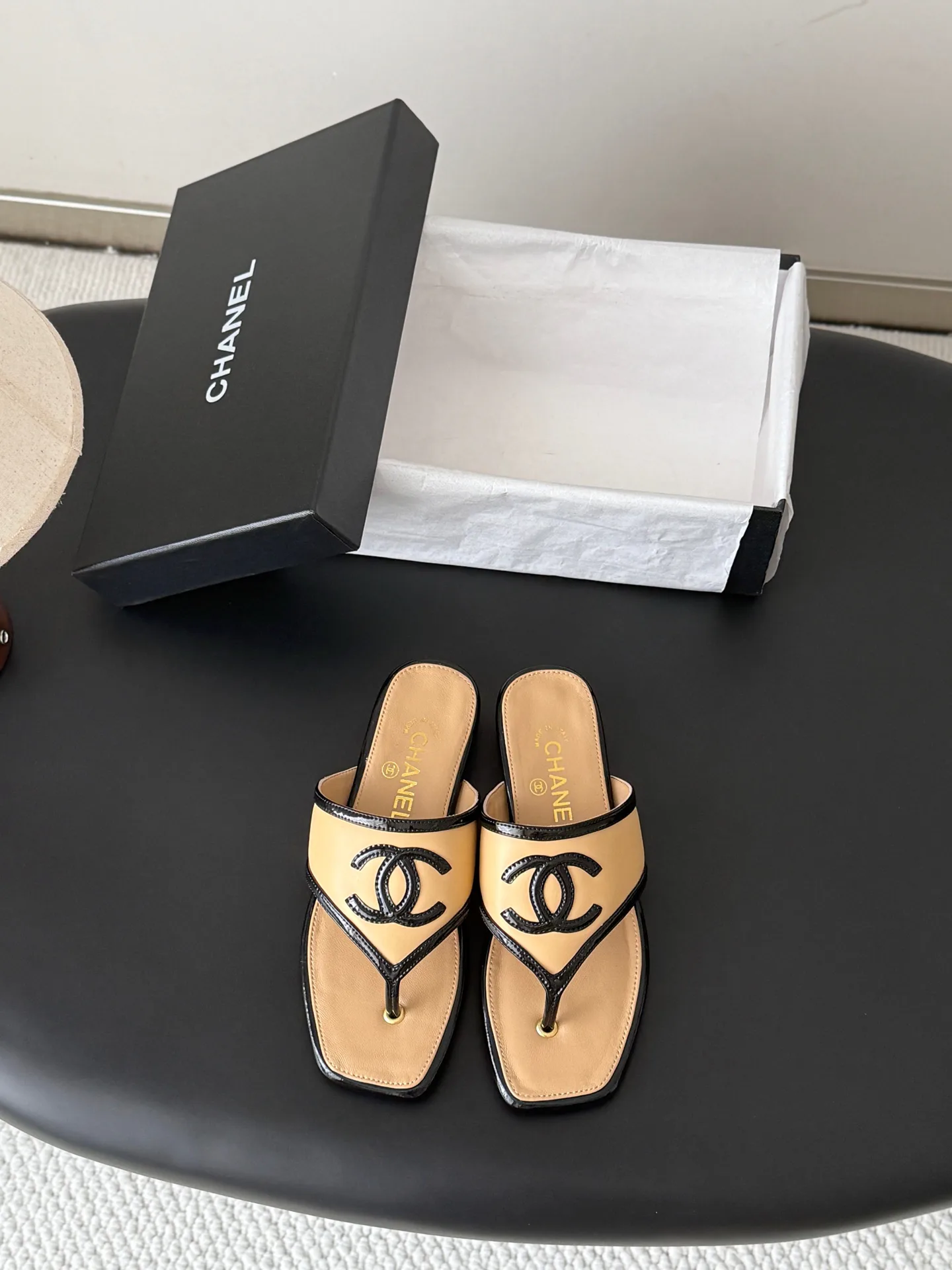 Шлепанцы Женские Chanel 17526759