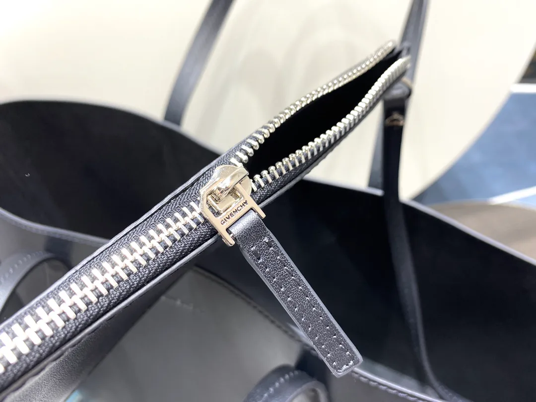 Классические Сумки Женские Givenchy 445231