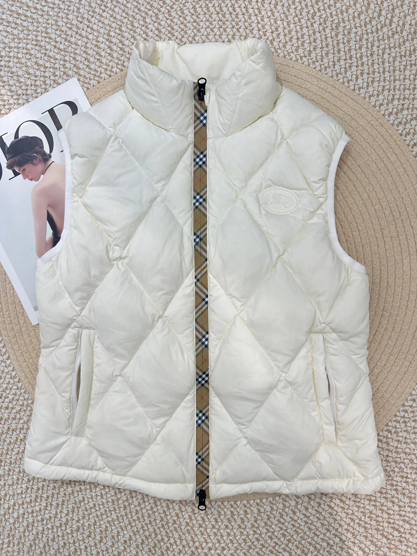 Жилеты Женские Burberry 17998271
