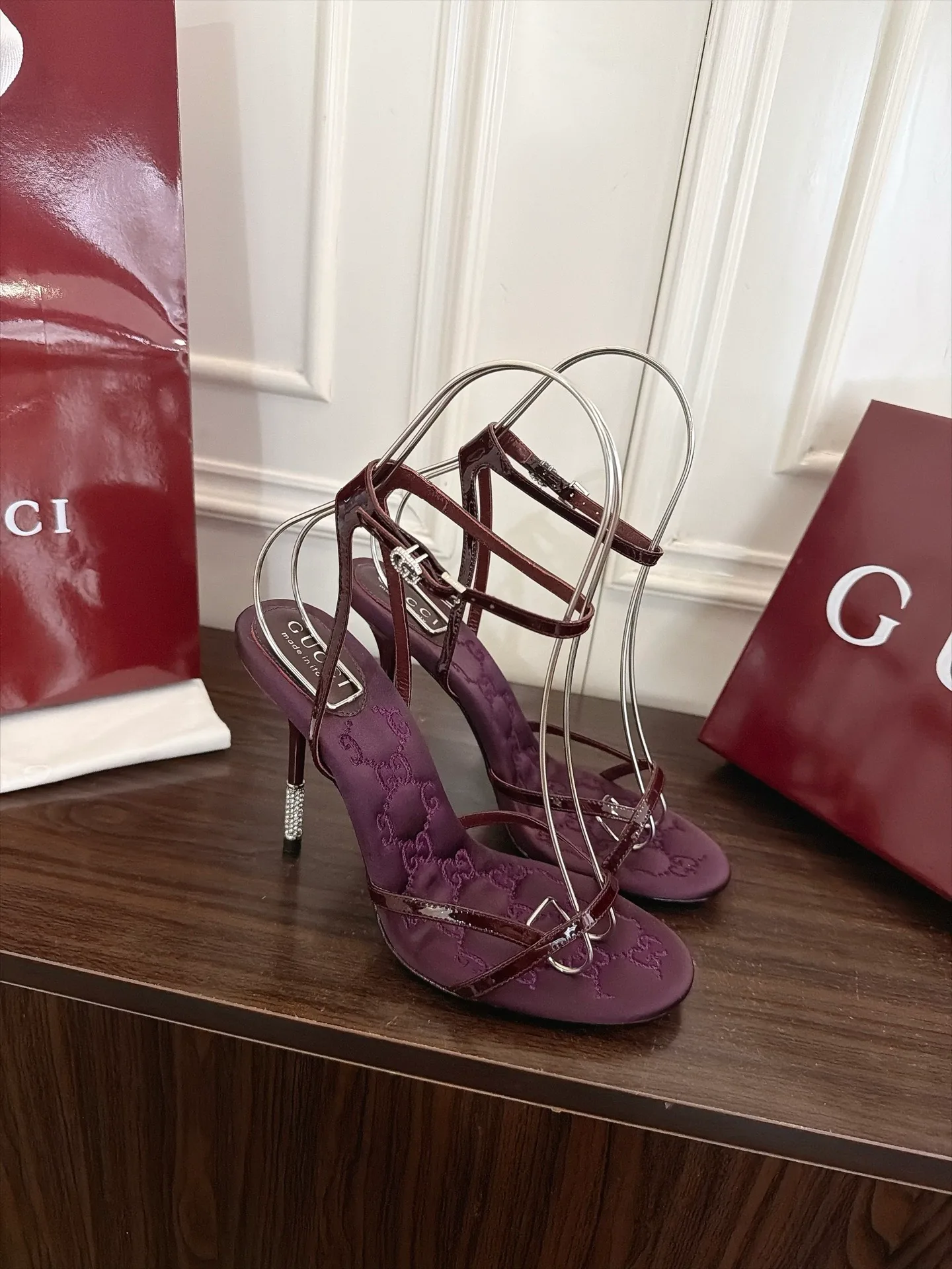 Босоножки Женские Gucci 19314657