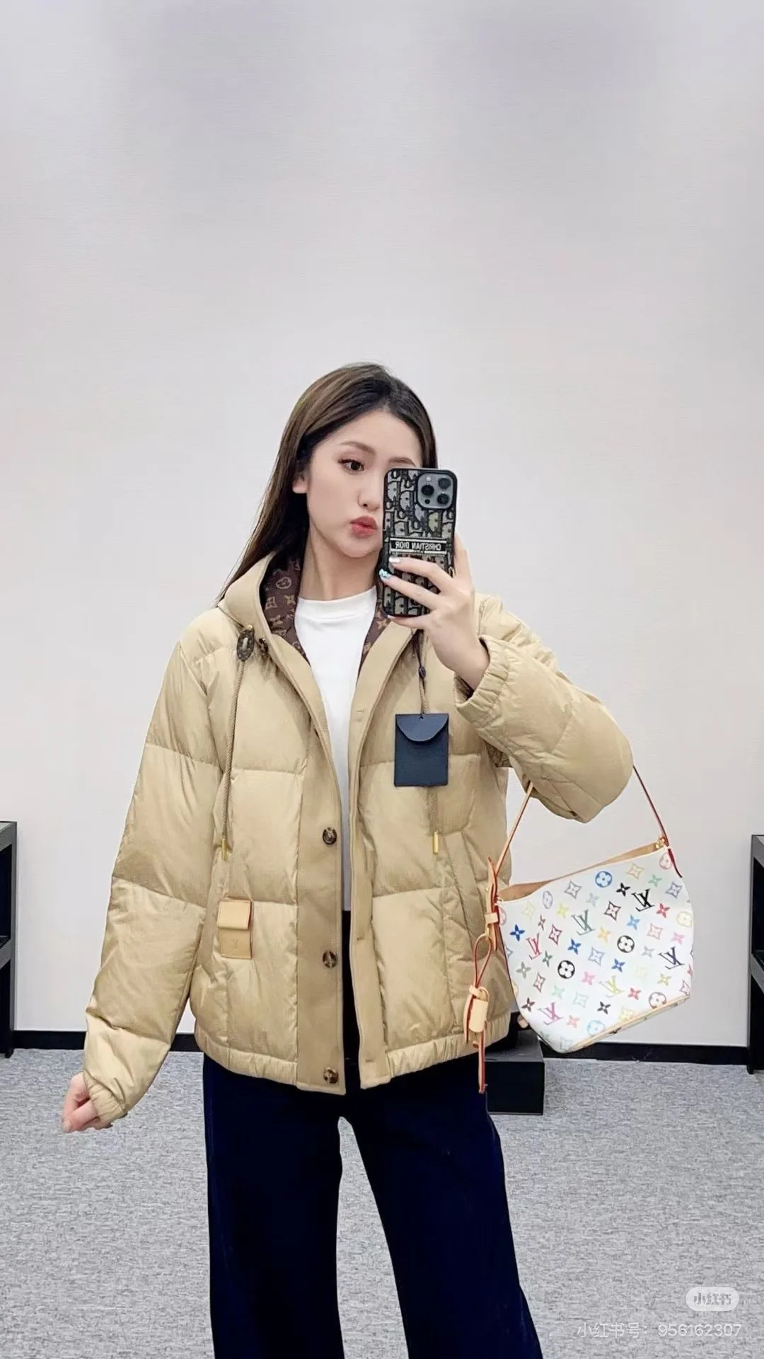 Куртки И Пуховики Женские Louis Vuitton 17959958