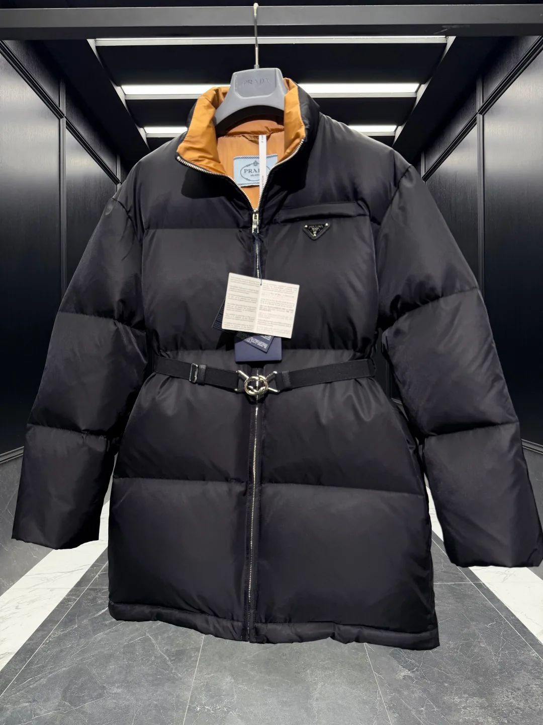 Куртки И Пуховики Женские Prada 18927183