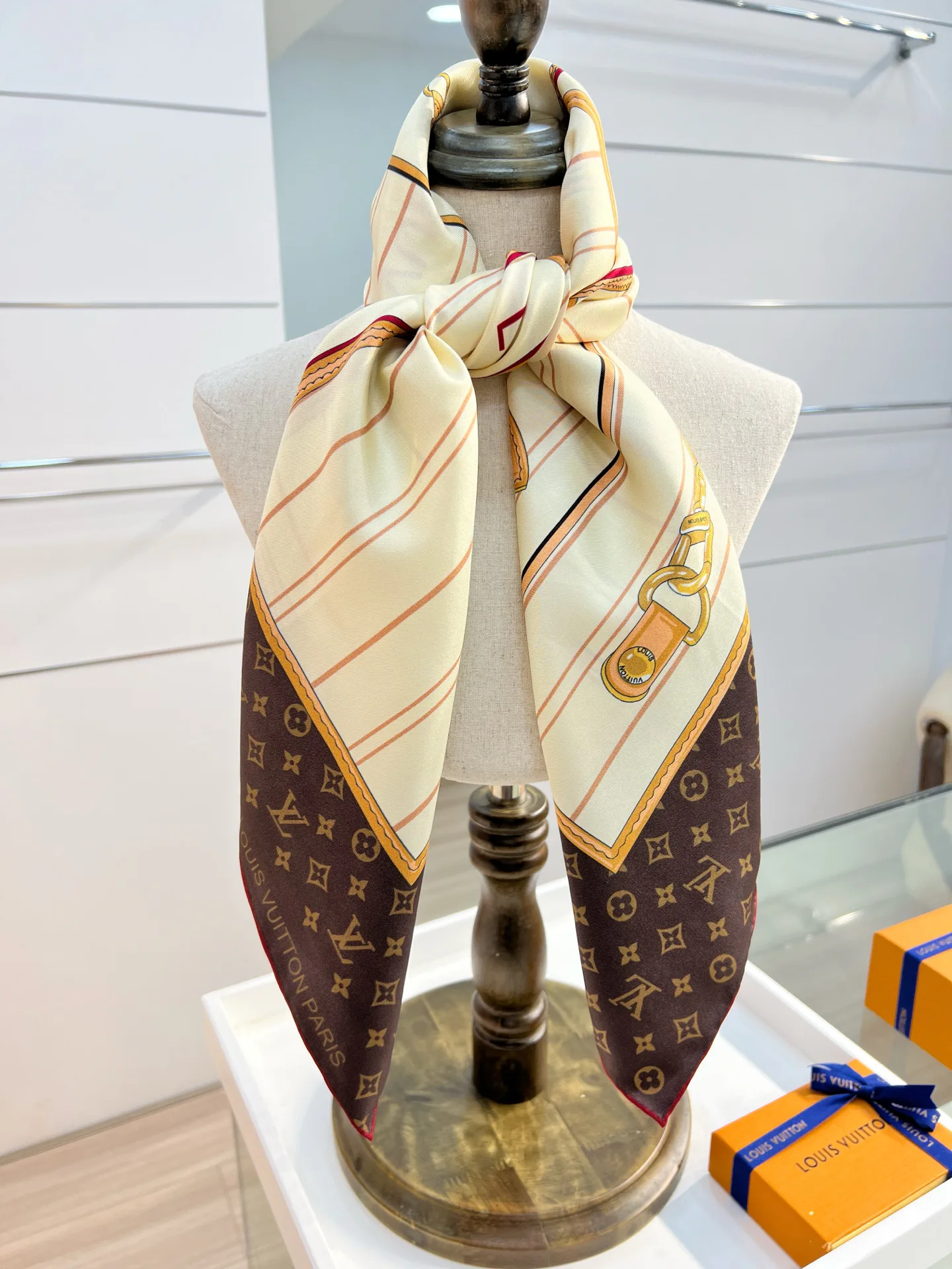 Шарфы Louis Vuitton 25633