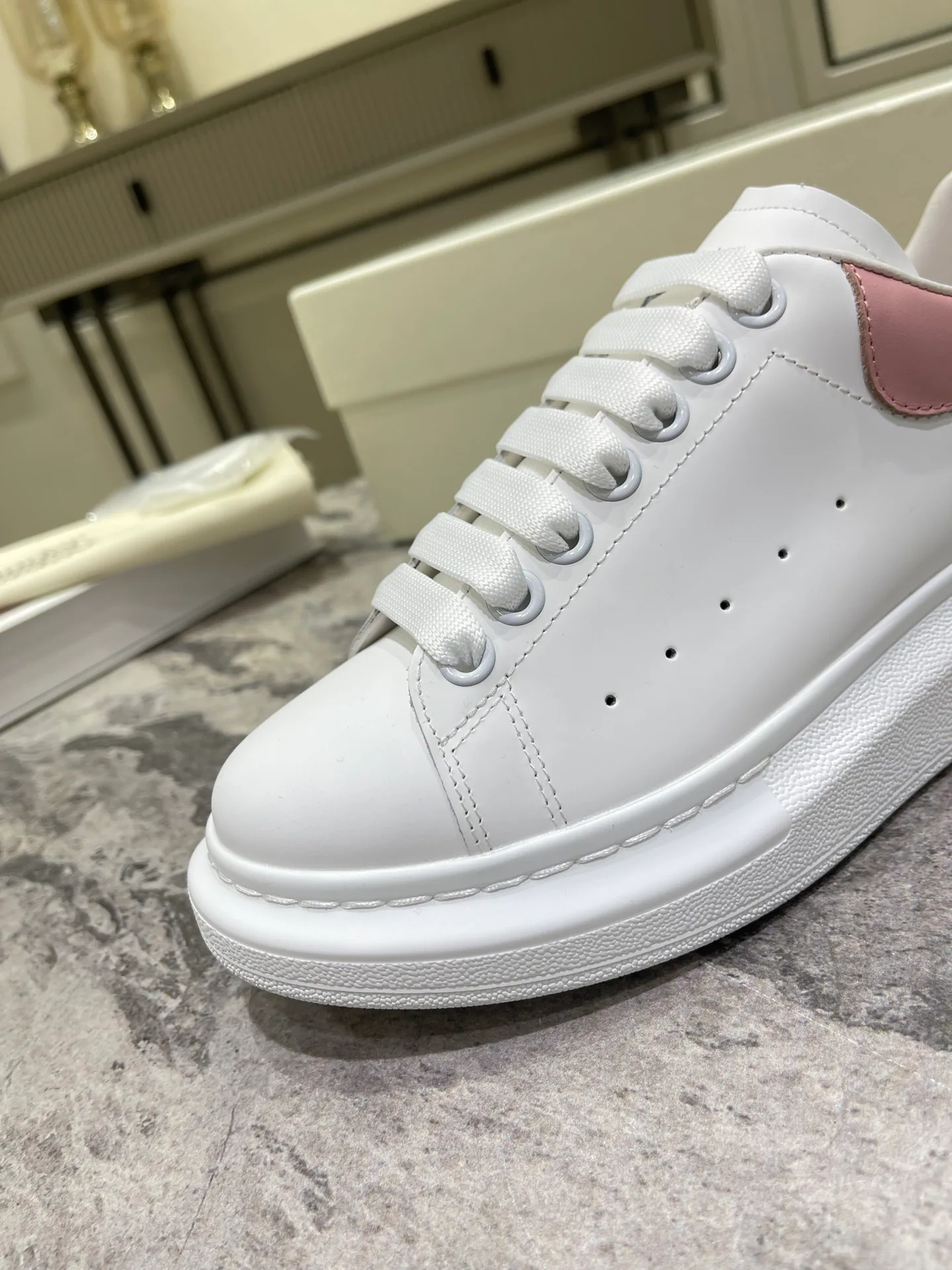 Кроссовки Женские Alexander Mcqueen 18373668