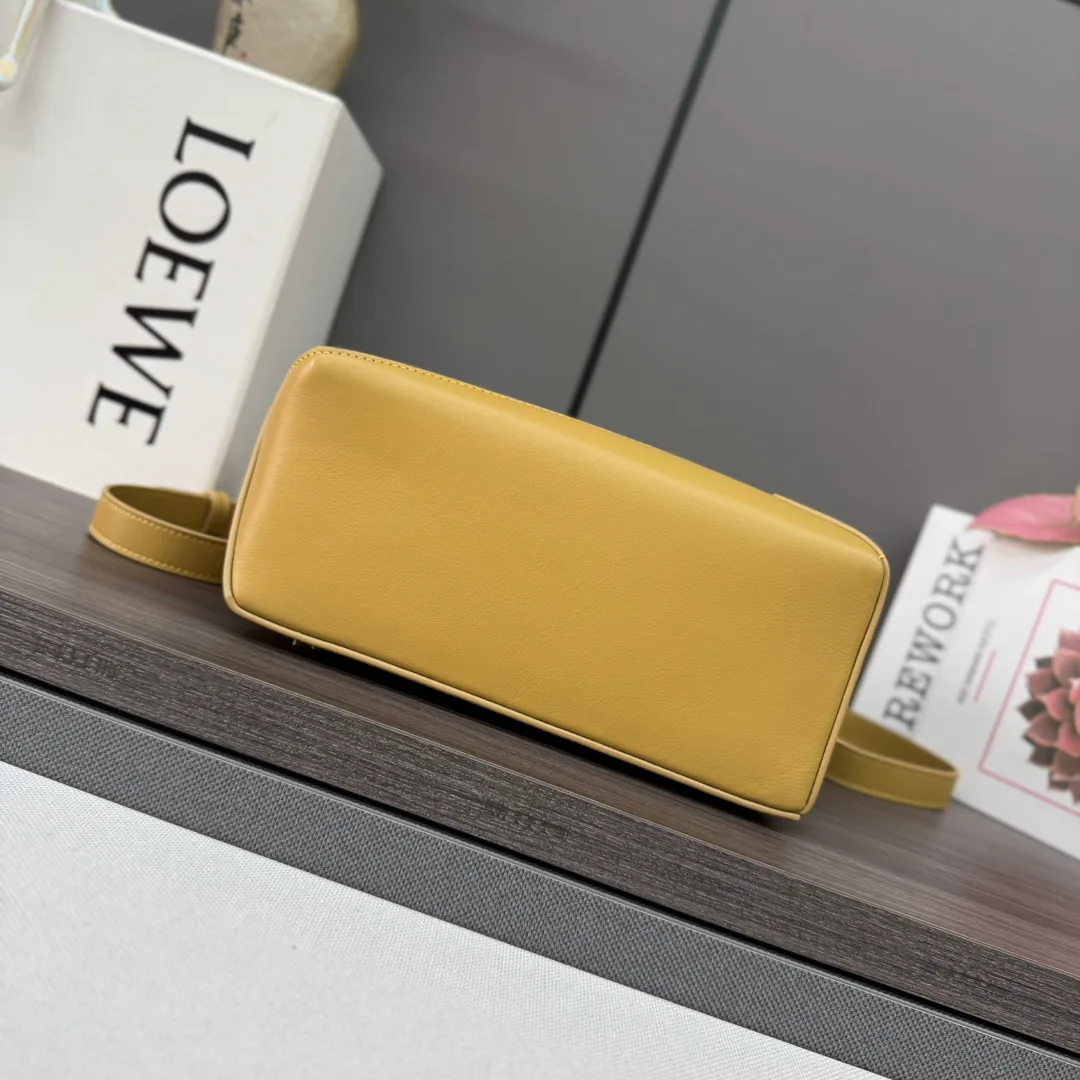 Классические Сумки Женские Loewe 11674669