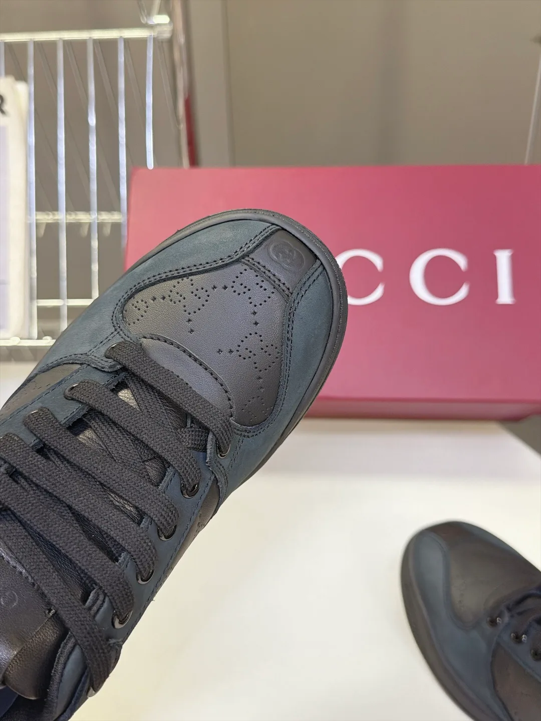 Кроссовки Женские Gucci 18294424