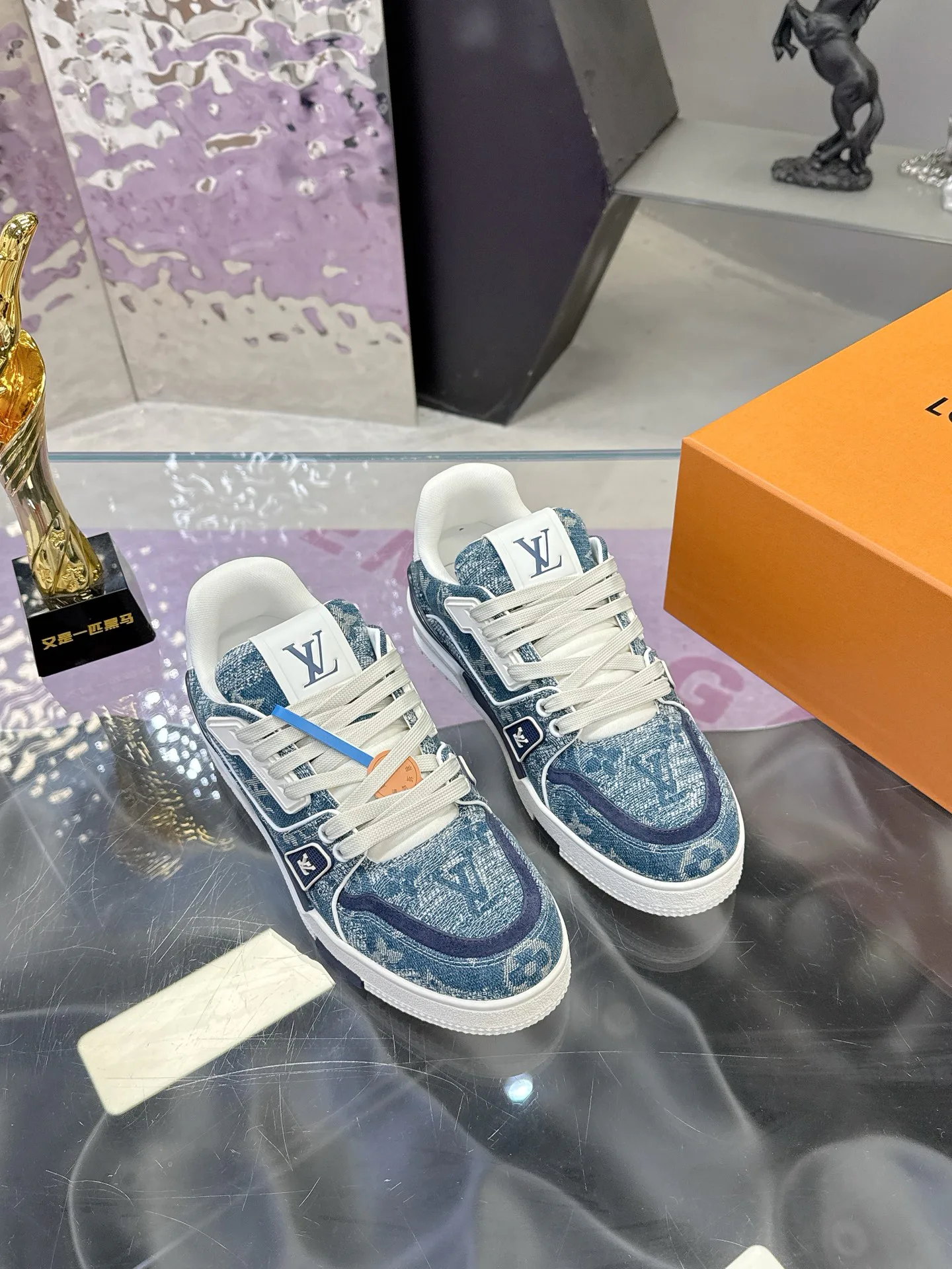 Кроссовки Женские Louis Vuitton 379417